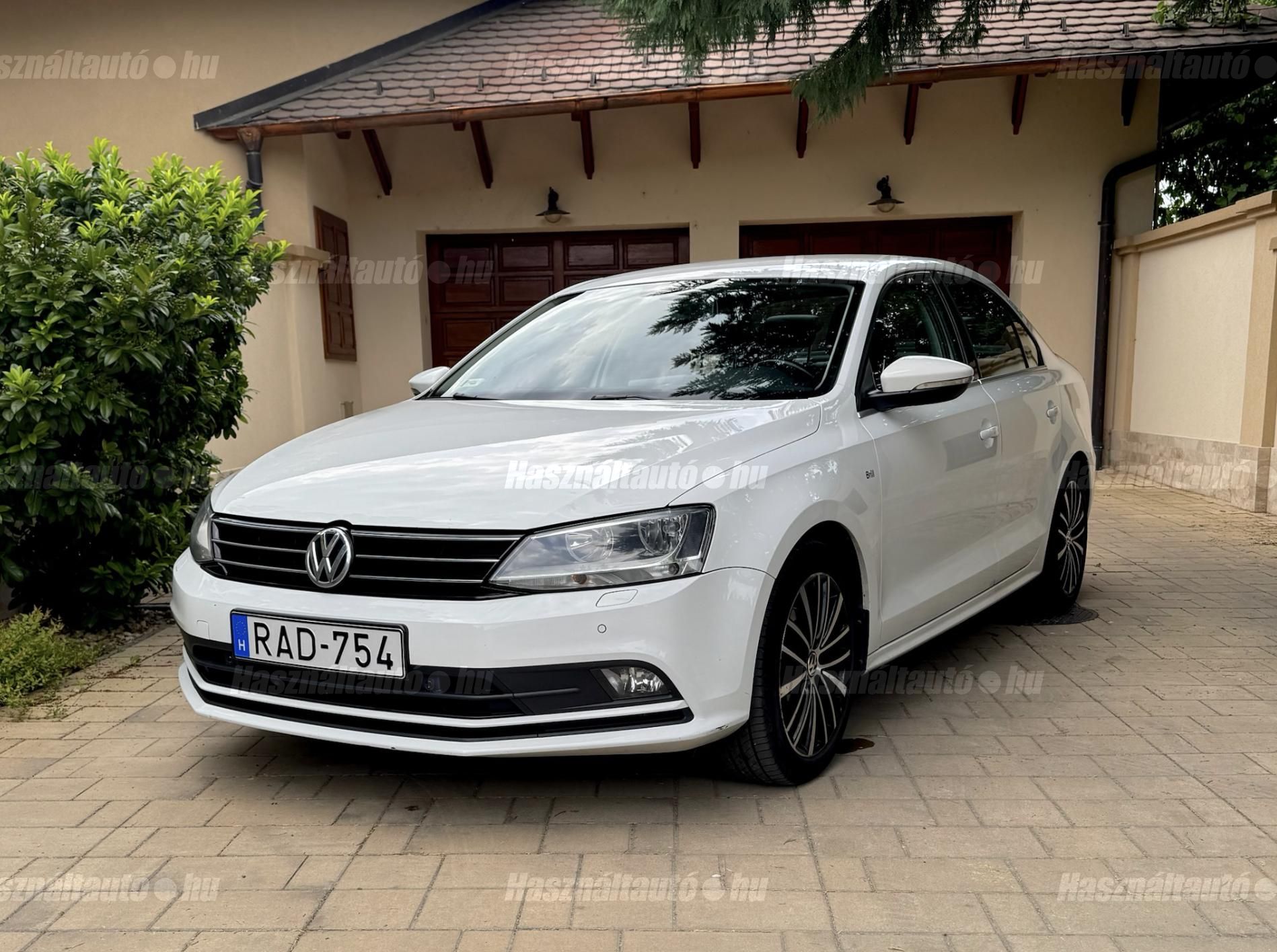 VOLKSWAGEN JETTA 2018/8 - 1