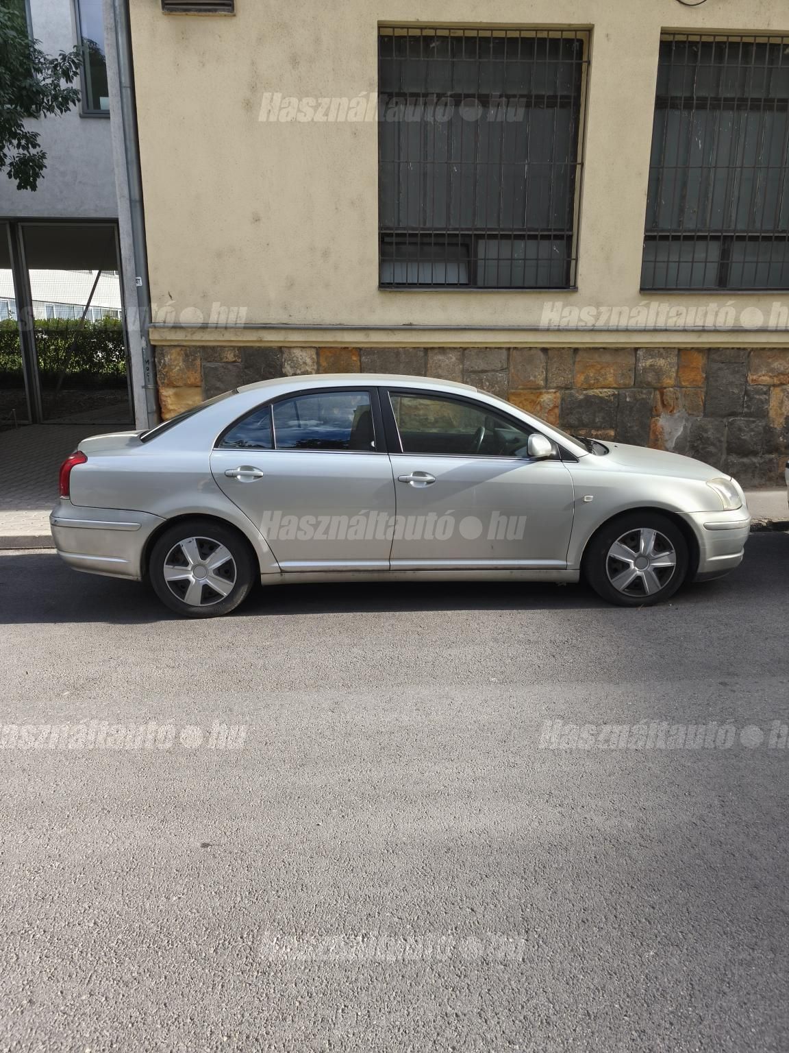 TOYOTA AVENSIS 2004 - 1