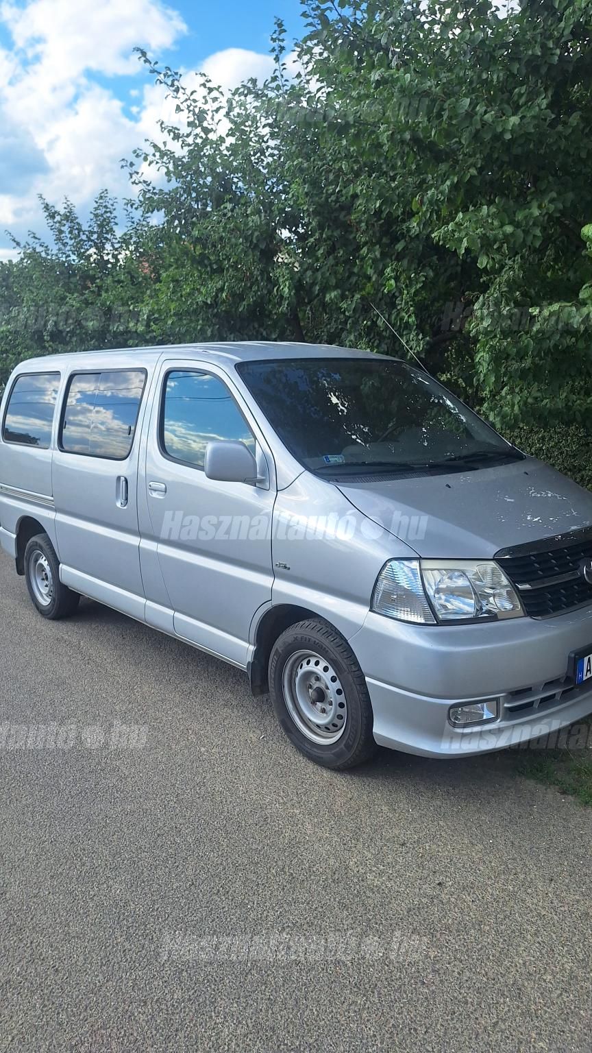 TOYOTA HIACE 2008/9 - 1