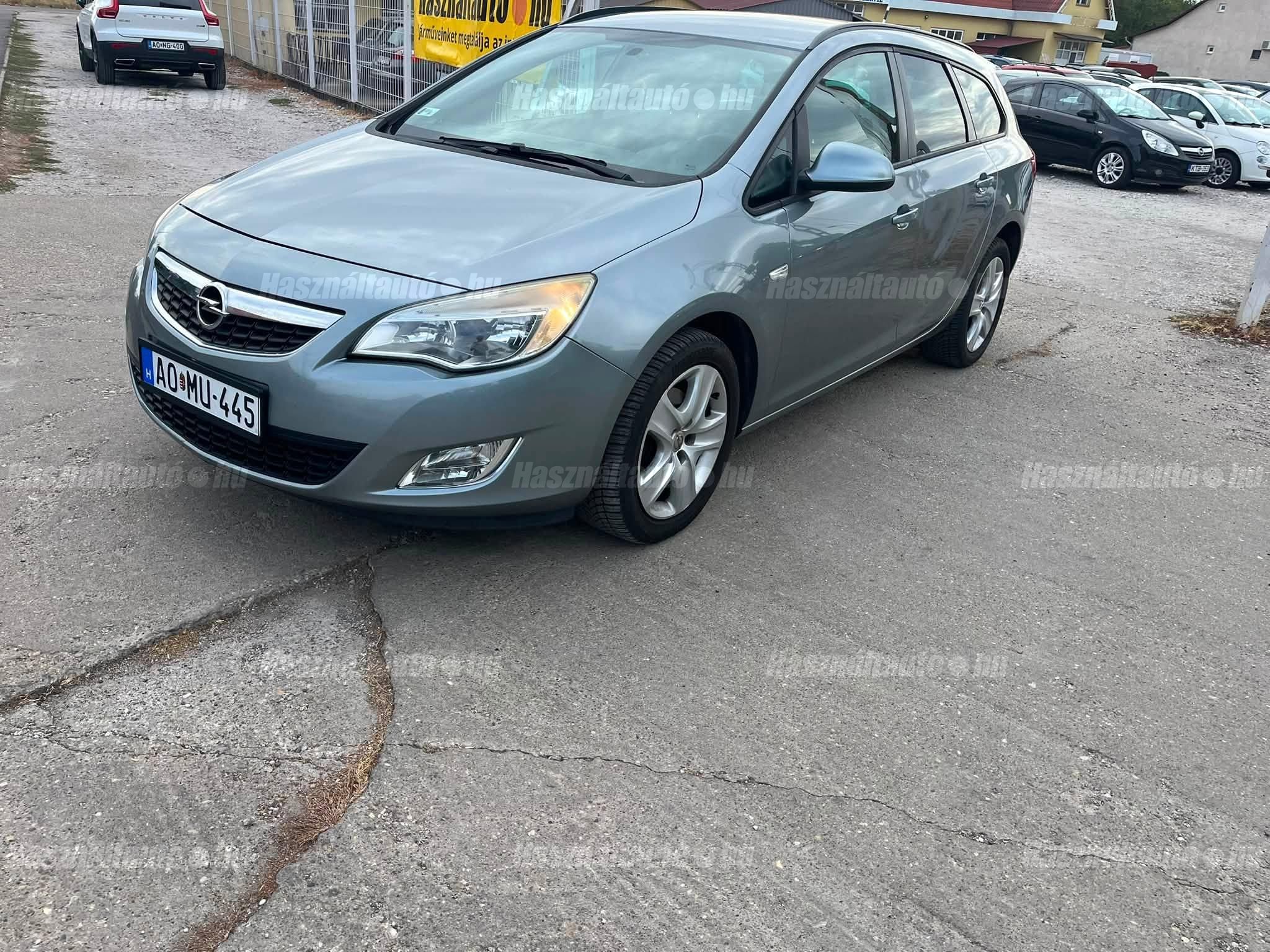 OPEL ASTRA J 2011/8 - 1