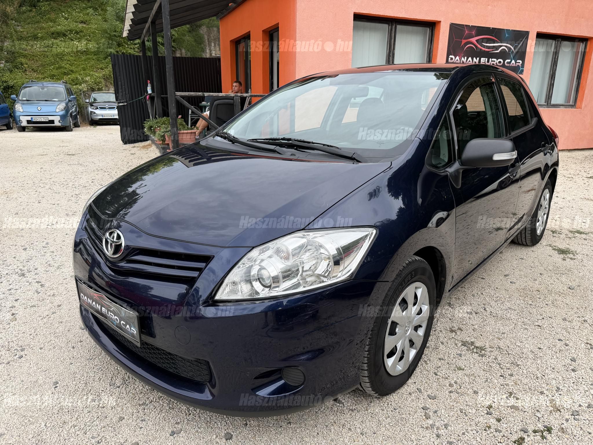TOYOTA AURIS 2010/7 - 1