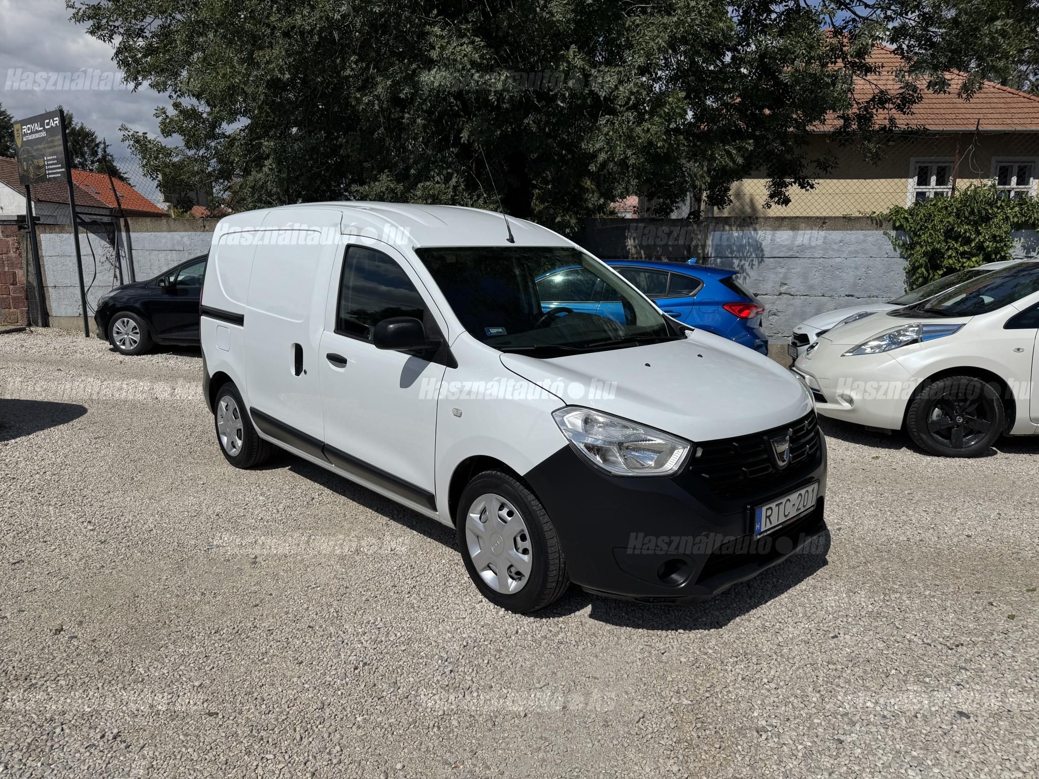 DACIA DOKKER 2019/8 - 1