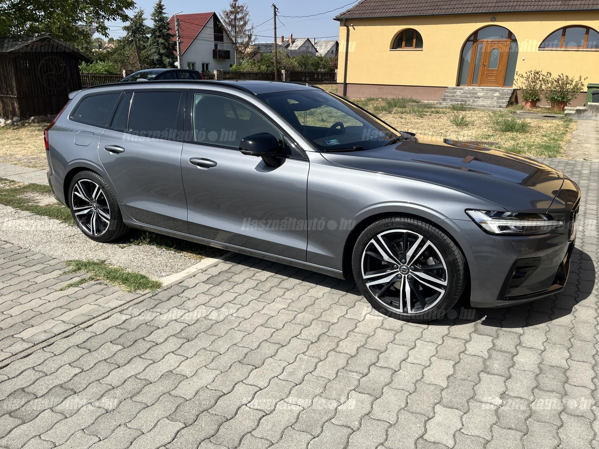 VOLVO V60 2021/4 - 1