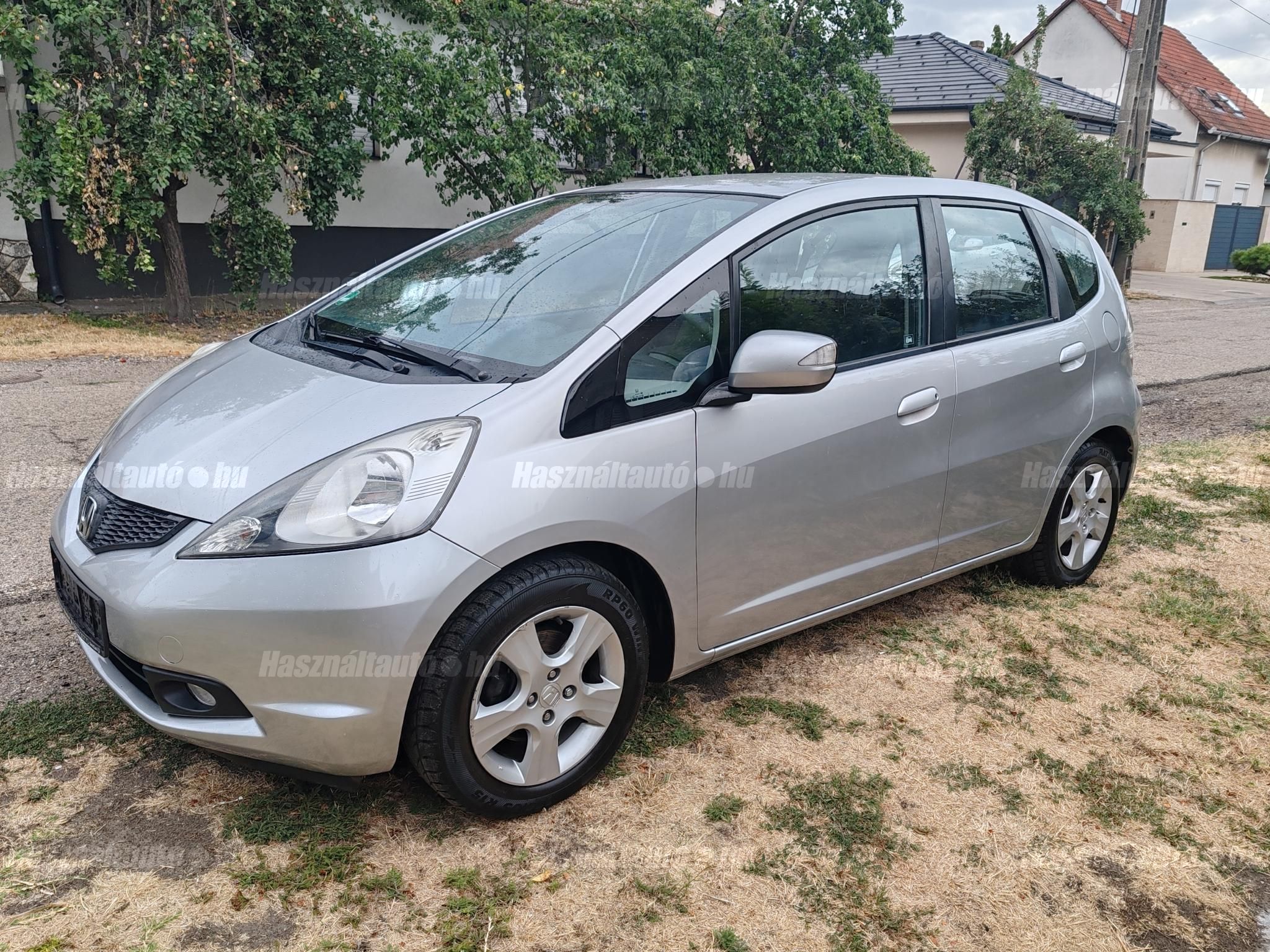 HONDA JAZZ 2010/4 - 1
