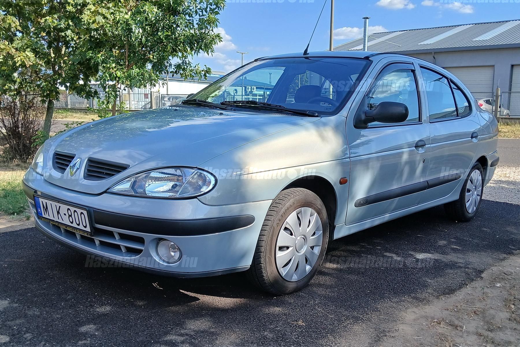 RENAULT MEGANE 2000 - 1