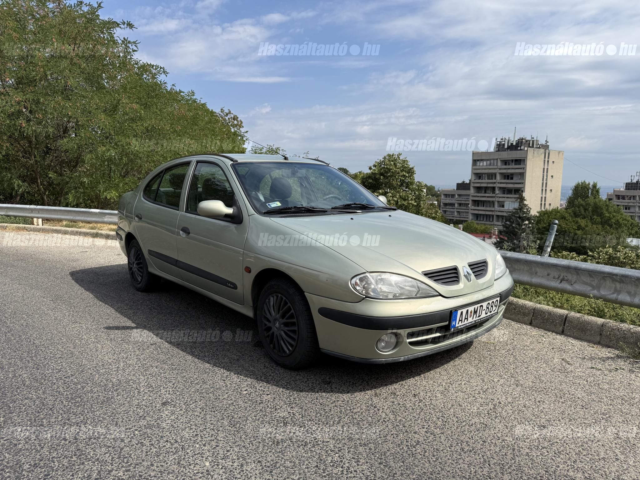 RENAULT MEGANE 2002/5 - 1