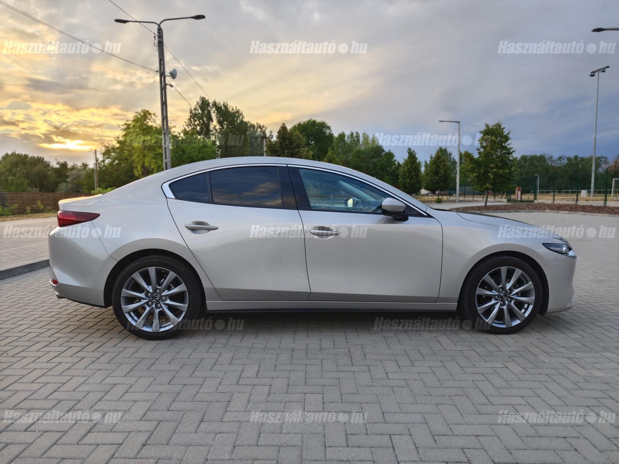 MAZDA 3 2024/8 - 1