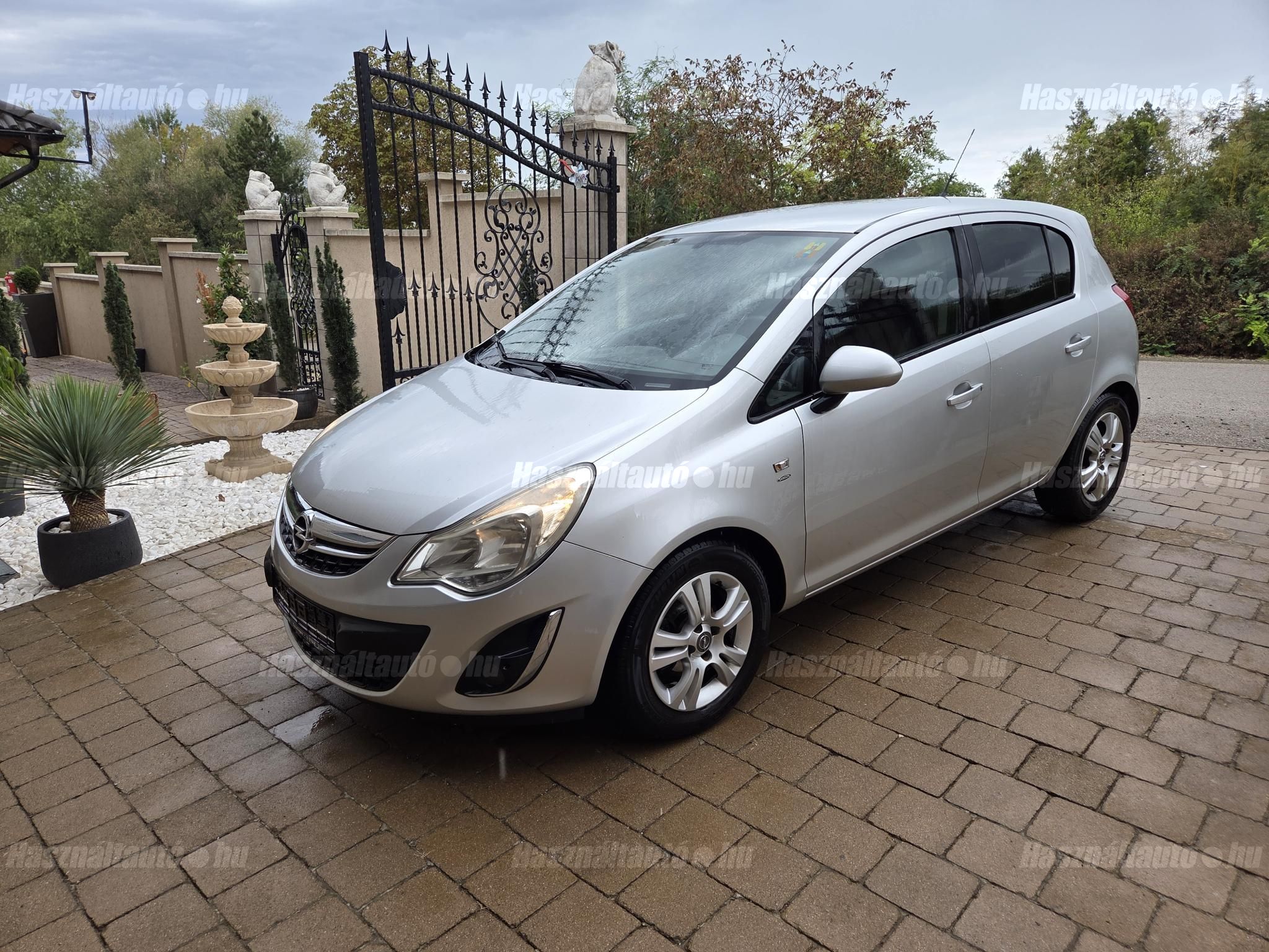 OPEL CORSA D 2011/8 - 1
