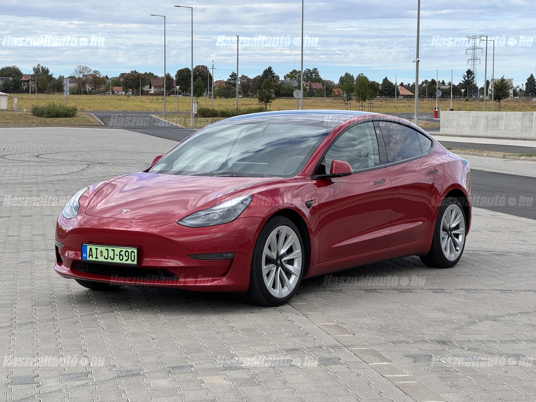 TESLA MODEL 3 2021/8 - 1
