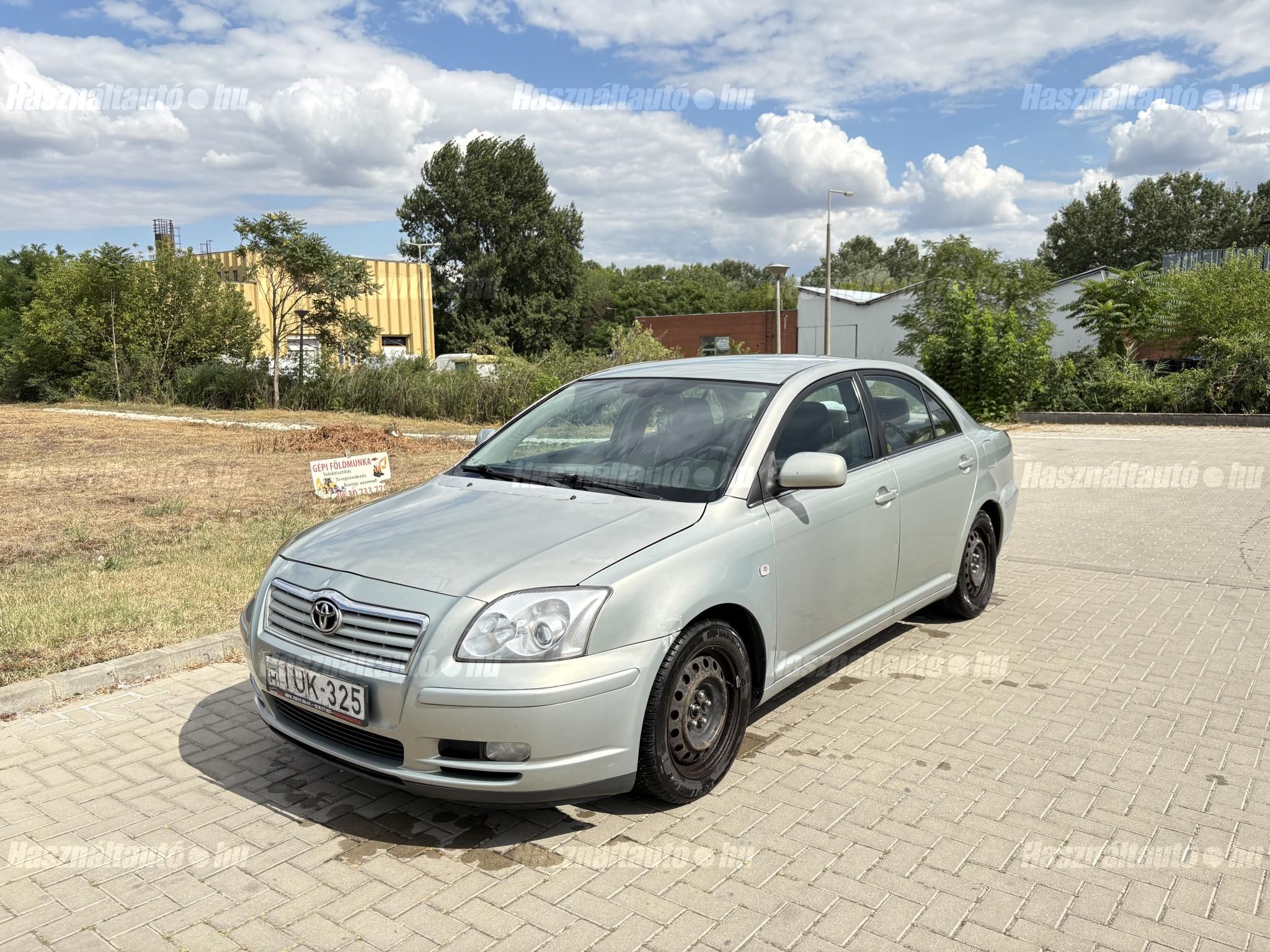 TOYOTA AVENSIS 2003/7 - 1