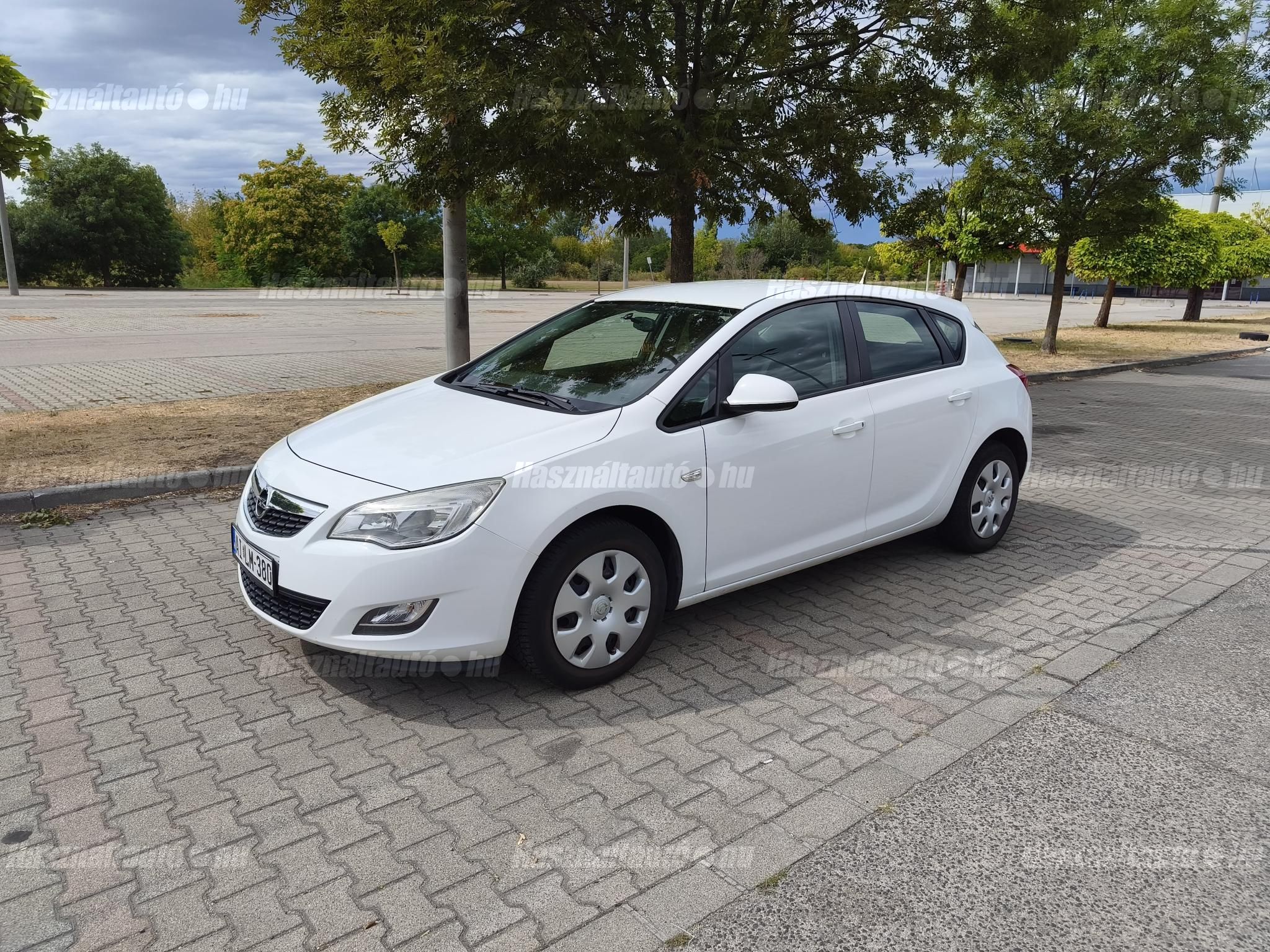 OPEL ASTRA J 2010/8 - 1