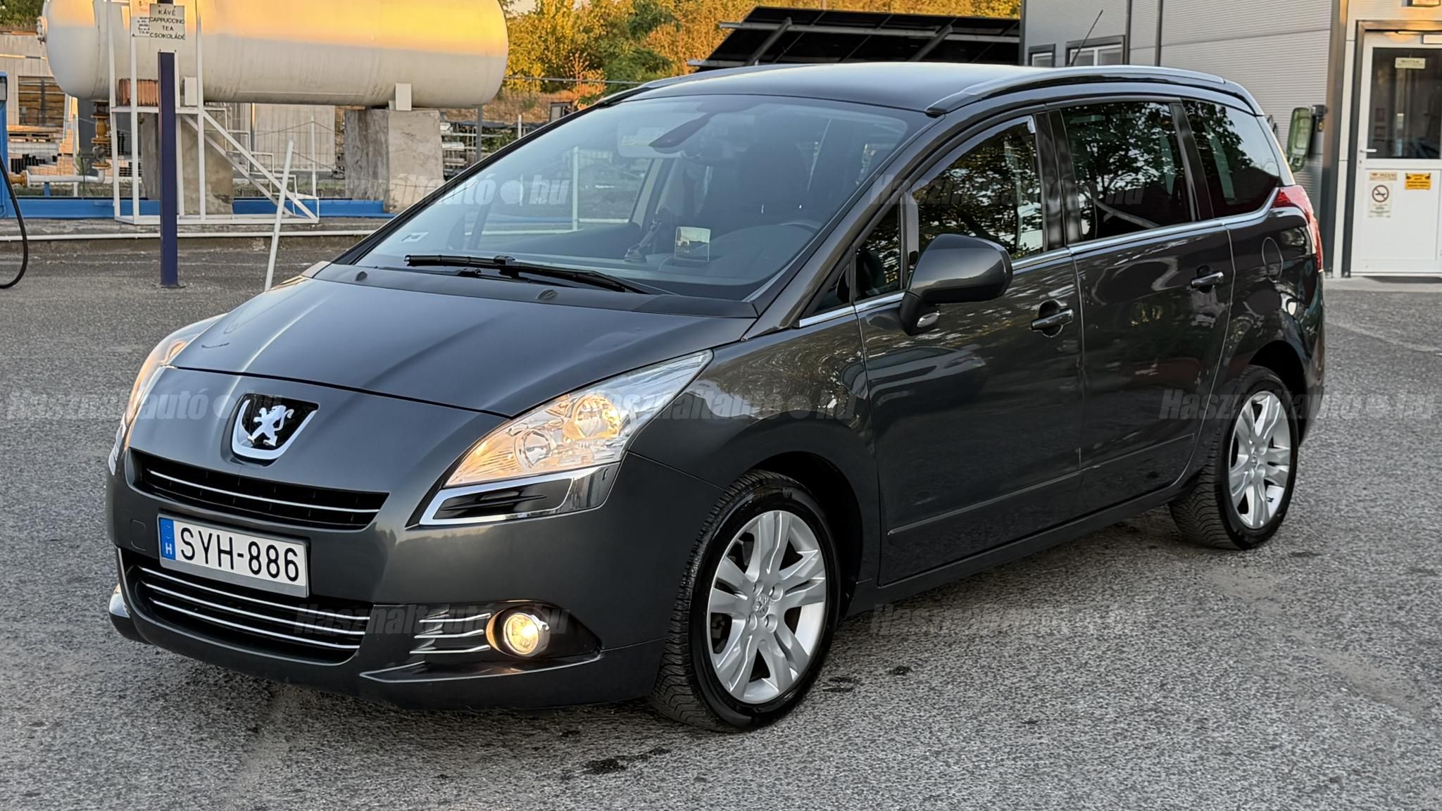 PEUGEOT 5008 2011 - 1