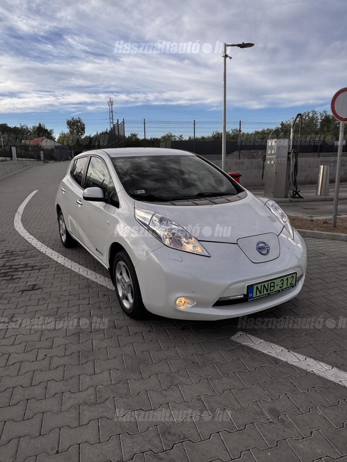 NISSAN LEAF 2016/5 - 1