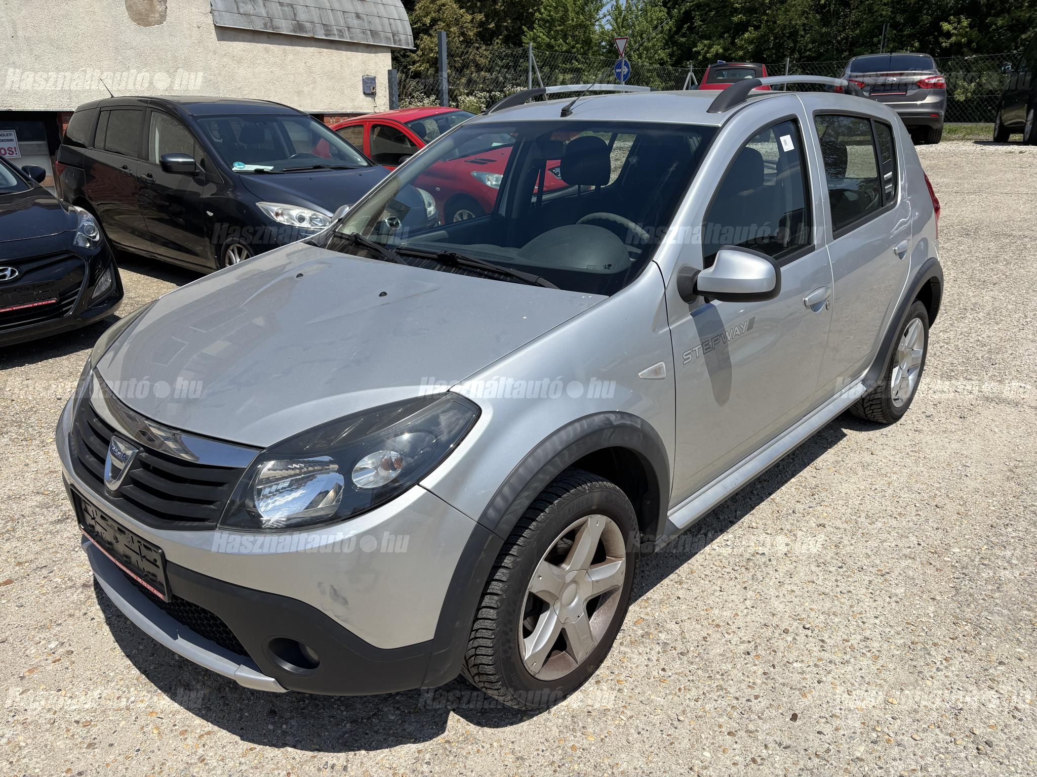 DACIA SANDERO 2012/3 - 1