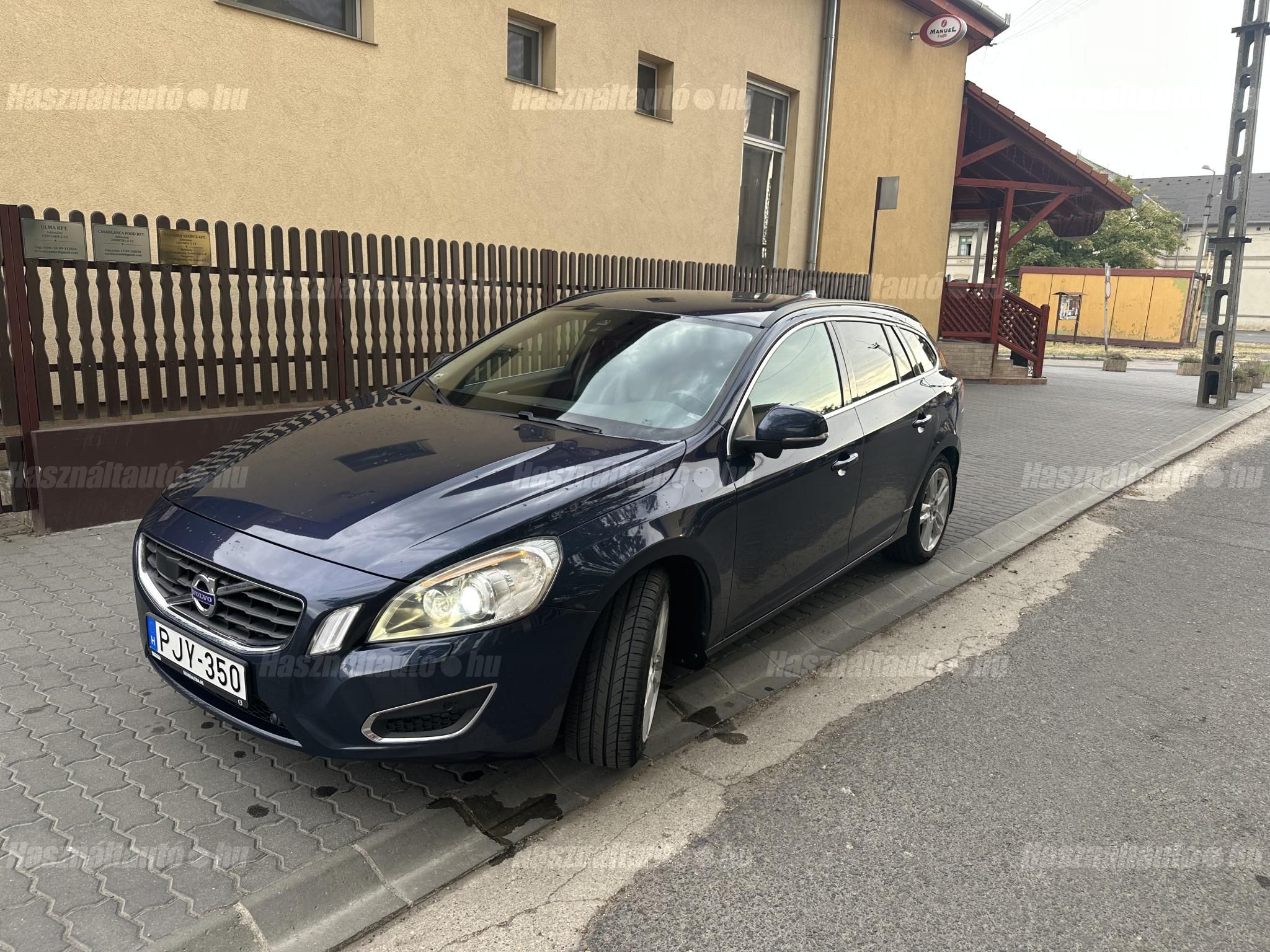 VOLVO V60 2013/6 - 1