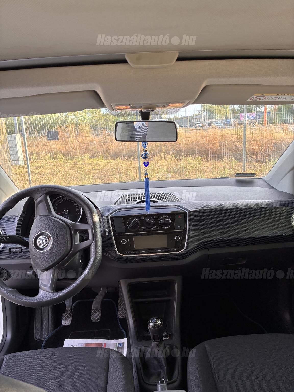 VOLKSWAGEN UP 2018/11 - 1