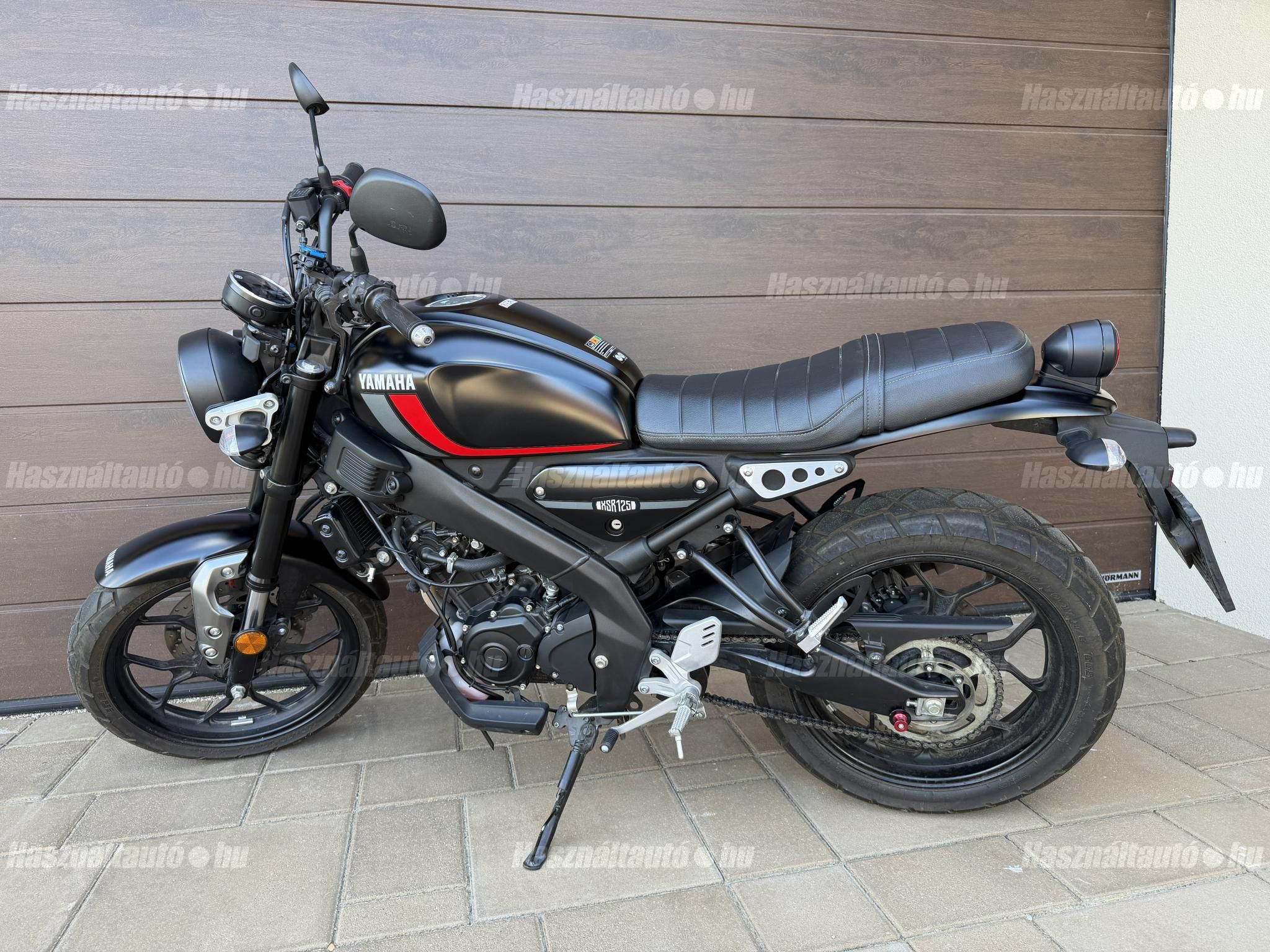 YAMAHA XSR 2022/3 - 1