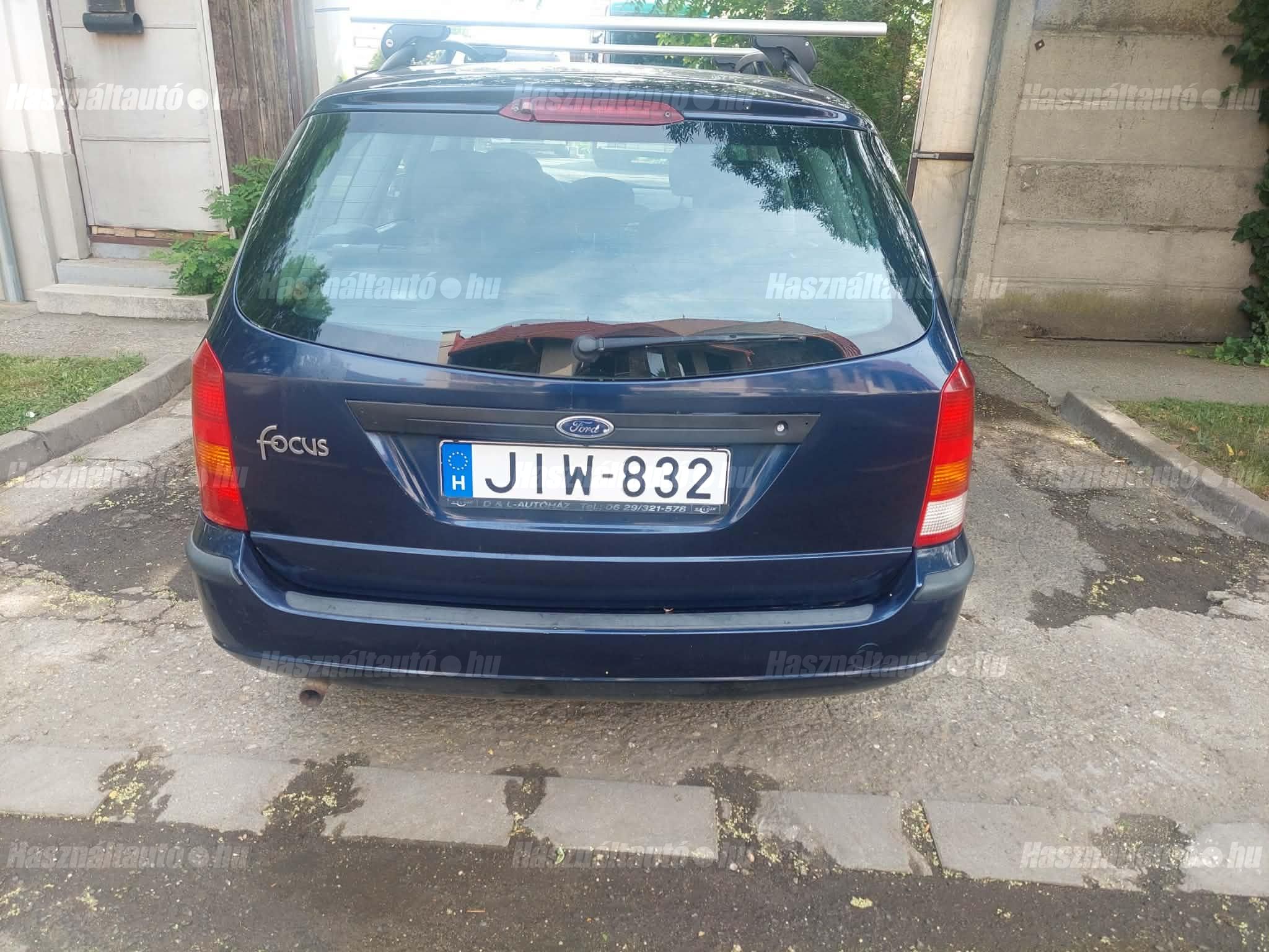FORD FOCUS 2004/10 - 1