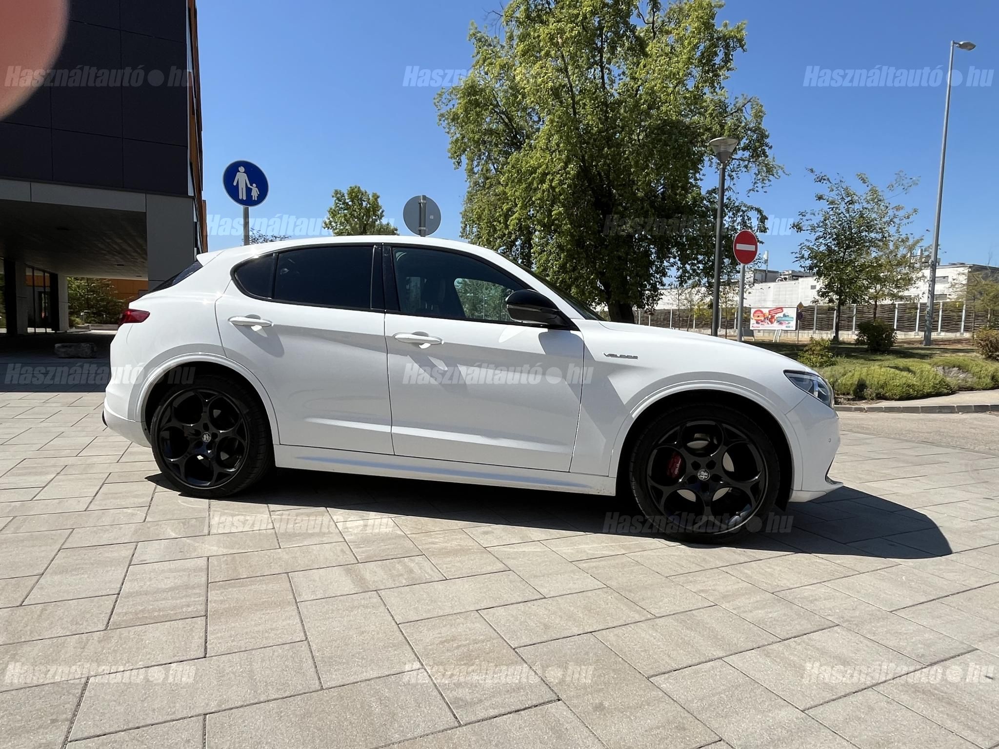ALFA ROMEO STELVIO 2022/12 - 1
