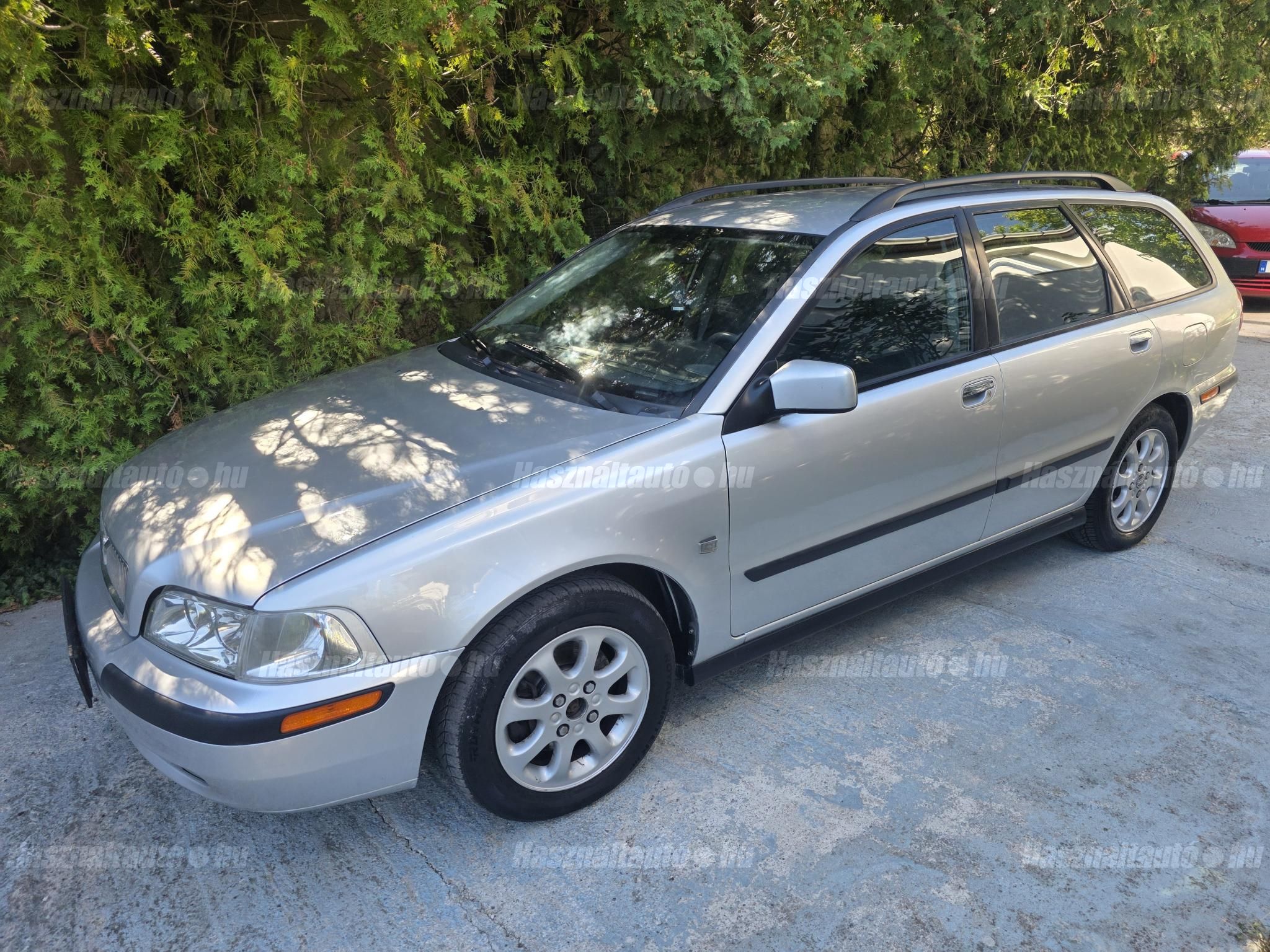 VOLVO V40 2002/2 - 1