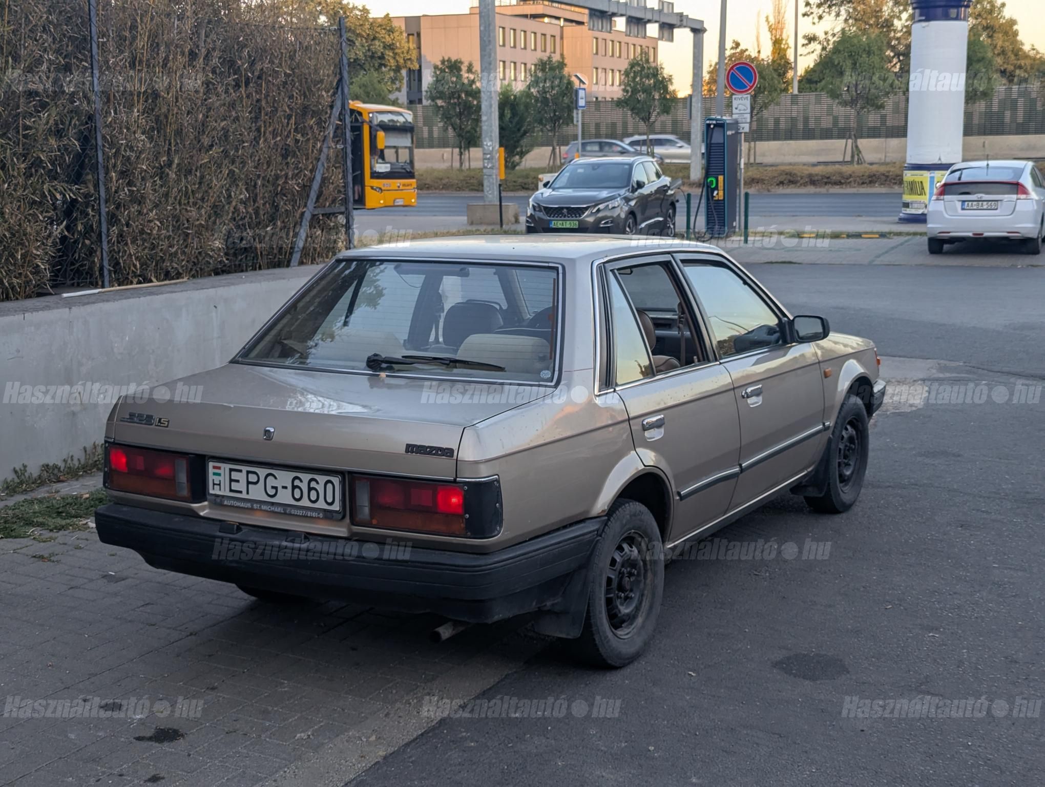 MAZDA 323 1986/12 - 1