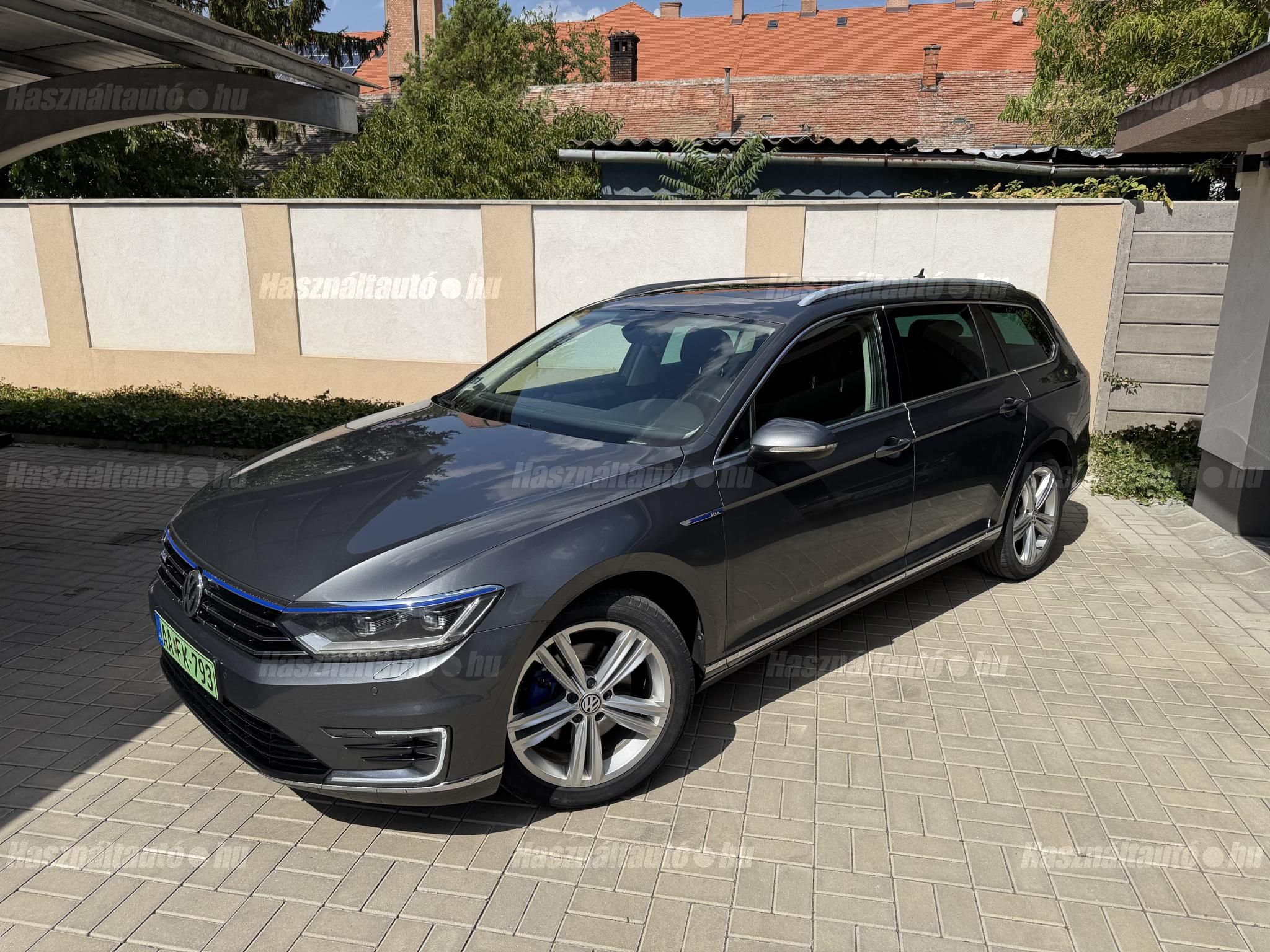 VOLKSWAGEN PASSAT VIII 2016/12 - 1