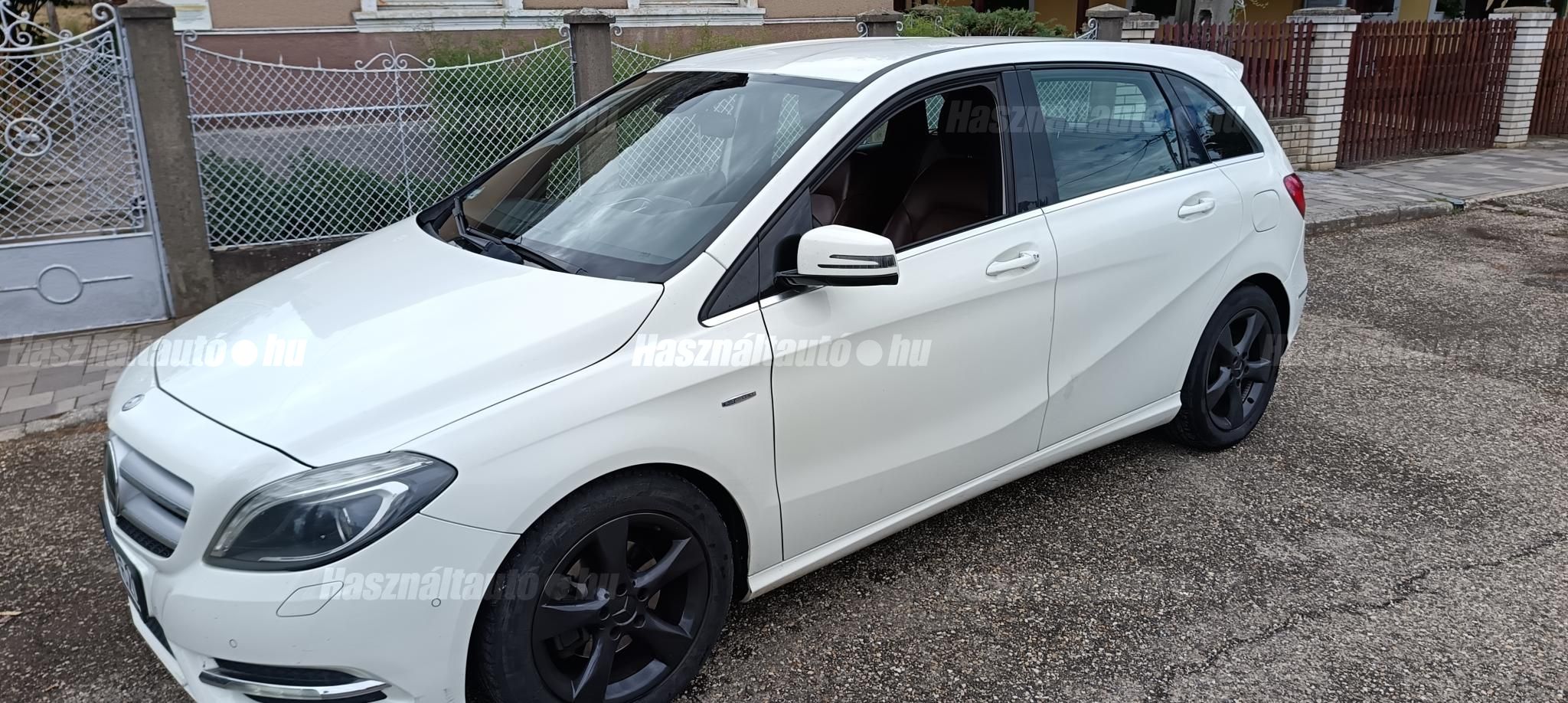 MERCEDES-BENZ B 200 2012/10 - 1