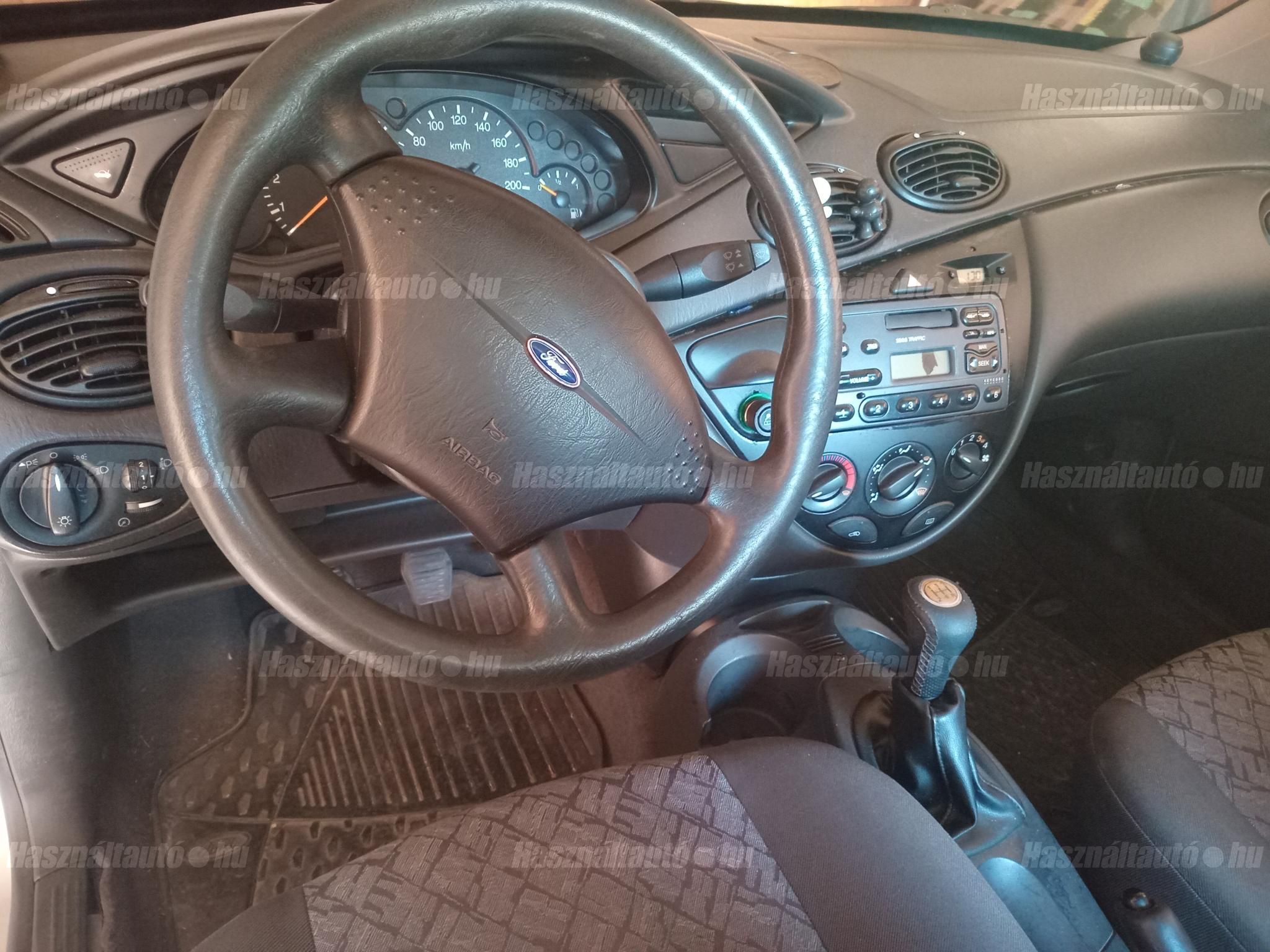 FORD FOCUS 2001/3 - 1