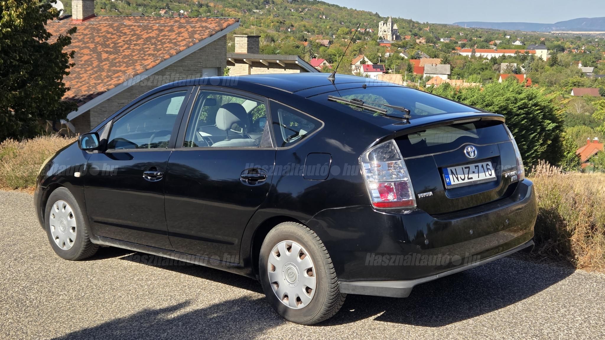 TOYOTA PRIUS 2004/8 - 1