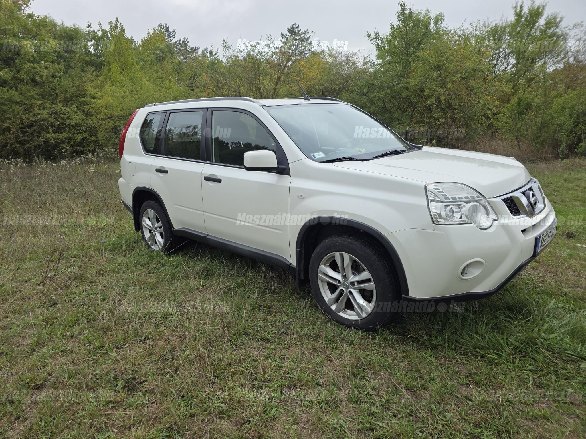NISSAN X-TRAIL 2012/8 - 1