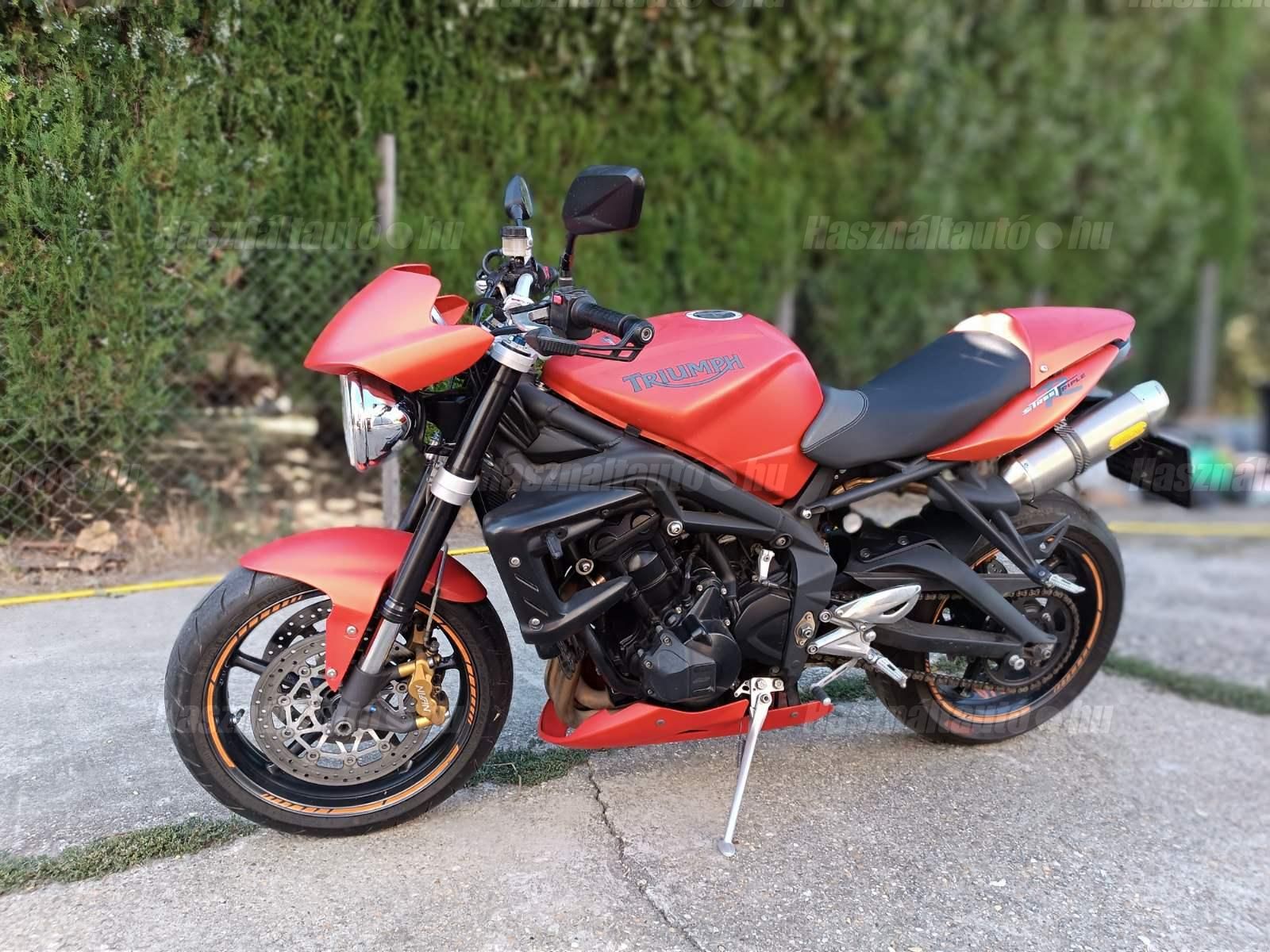 TRIUMPH STREET TRIPLE 675 R 2010/3 - 1
