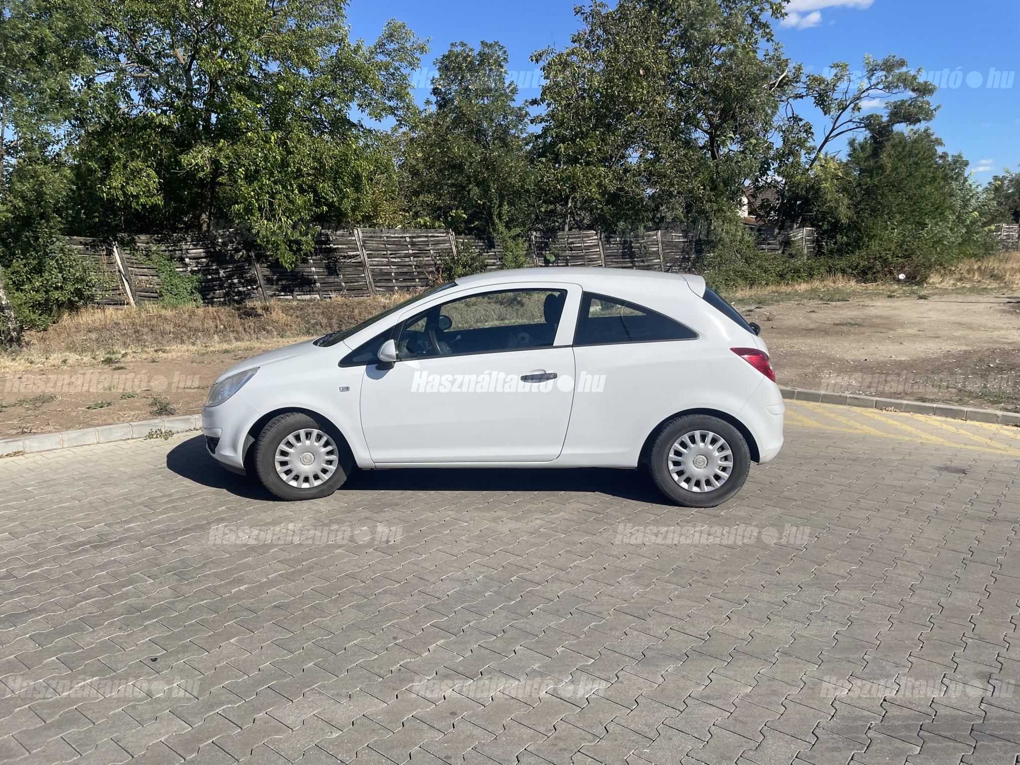OPEL CORSA D 2010/2 - 1