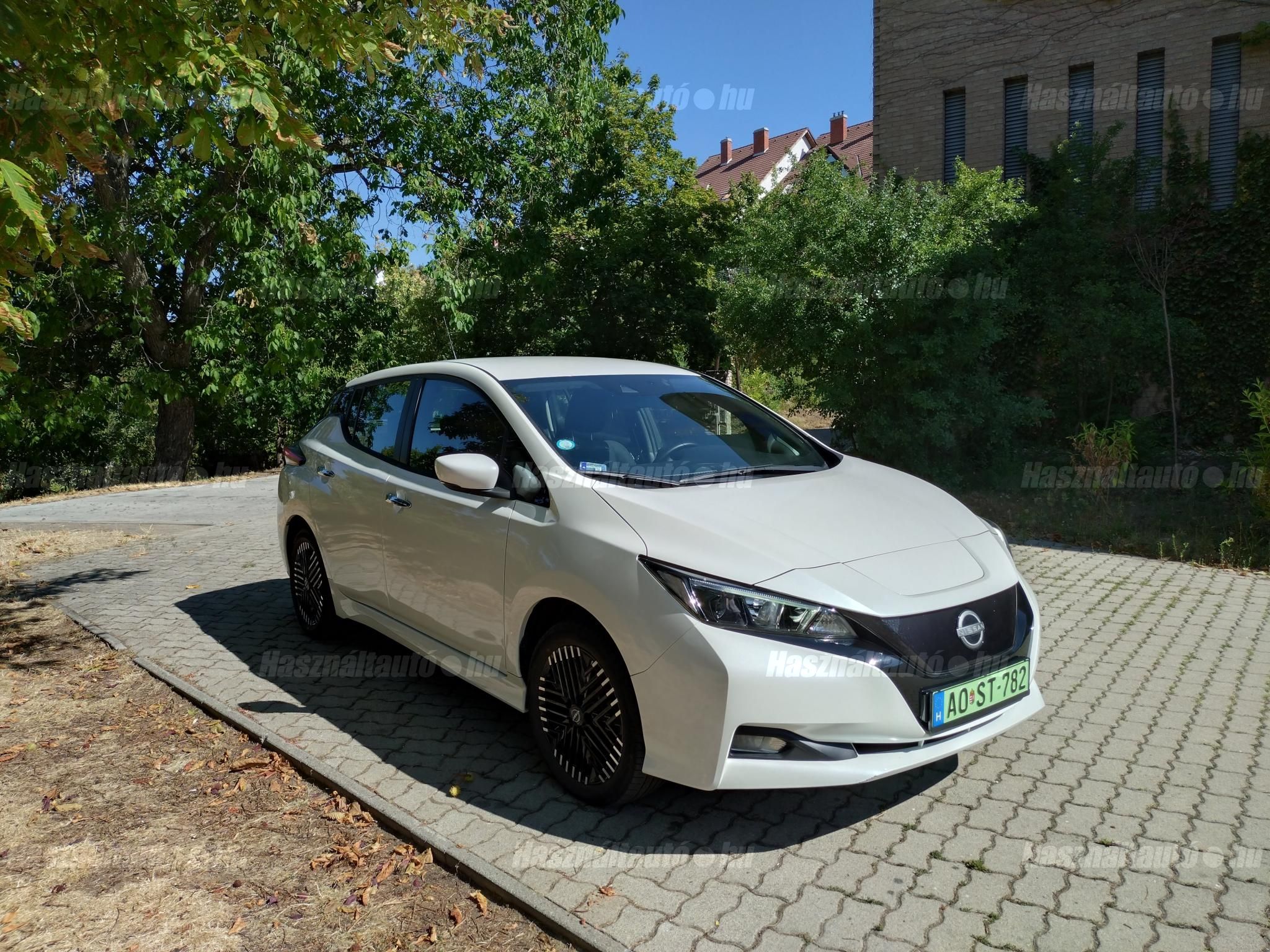 NISSAN LEAF 2022/5 - 1
