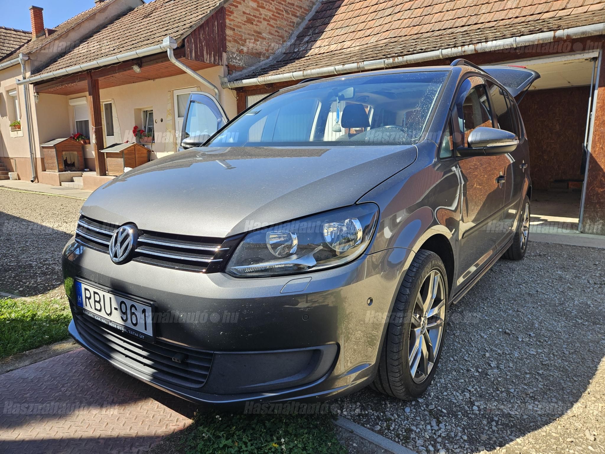 VOLKSWAGEN TOURAN 2011/7 - 1