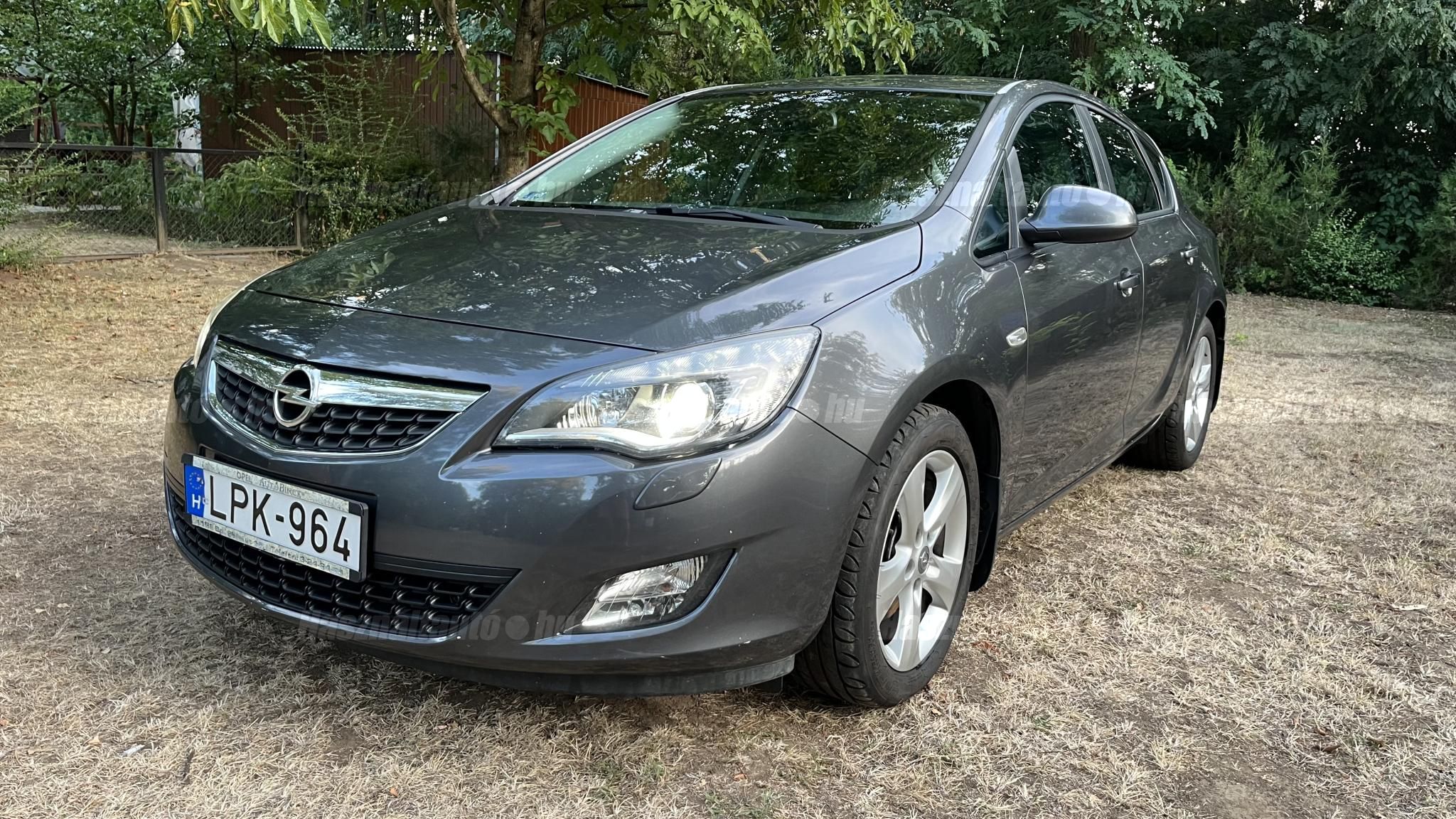 OPEL ASTRA J 2010/3 - 1
