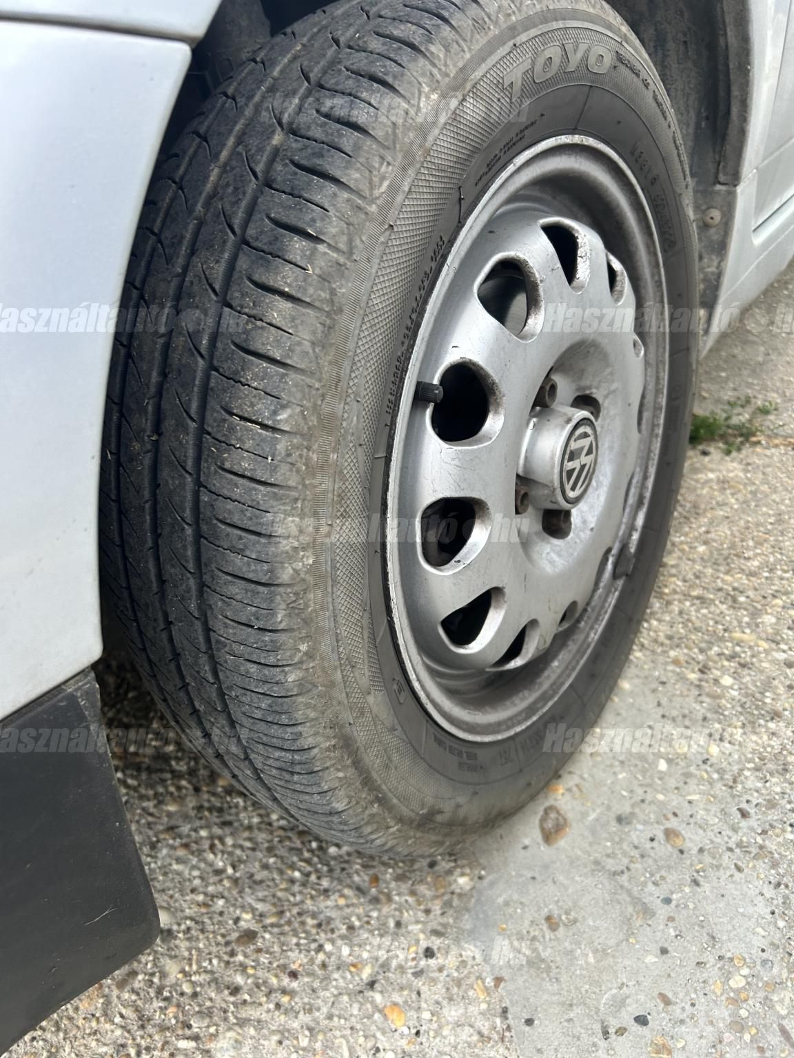 VOLKSWAGEN LUPO 2002/8 - 1