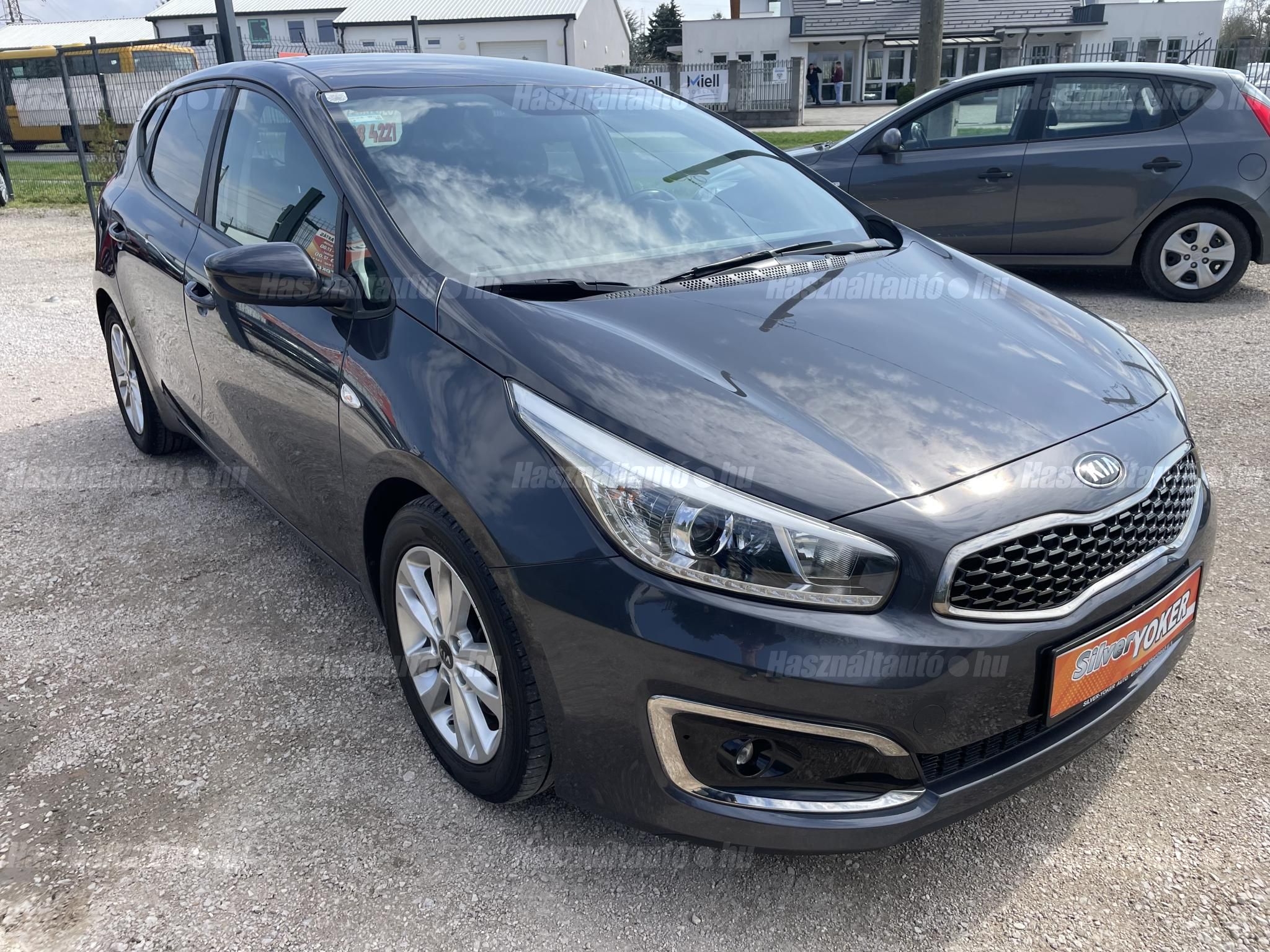 KIA CEE'D 2018/8 - 1