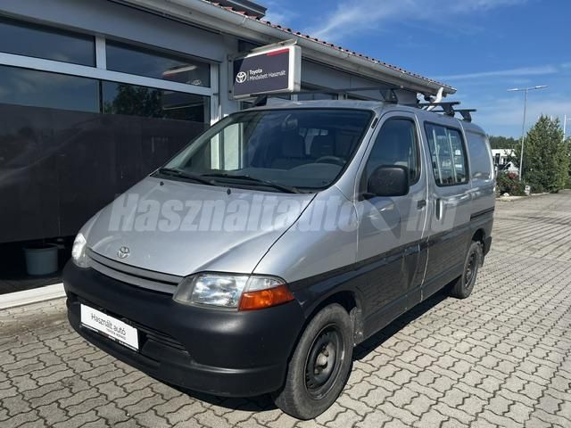 TOYOTA HIACE 2001/4 - 1