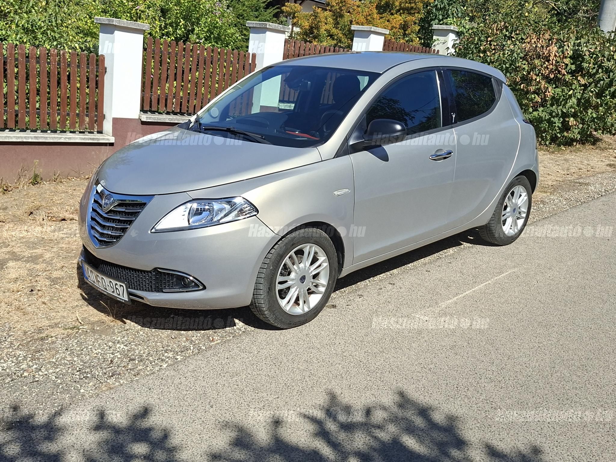 LANCIA YPSILON 2011/6 - 1