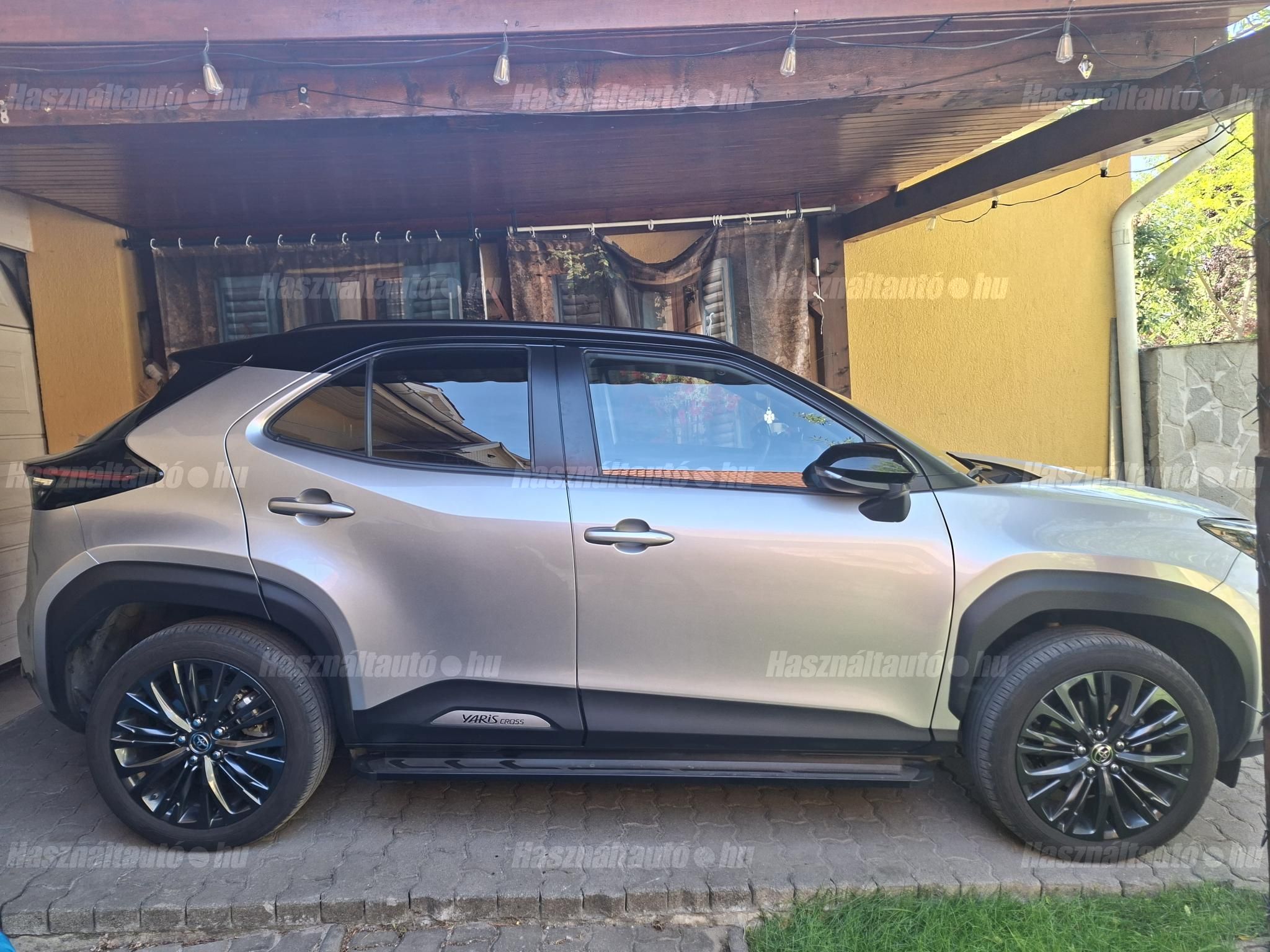 TOYOTA YARIS CROSS 2023/8 - 1