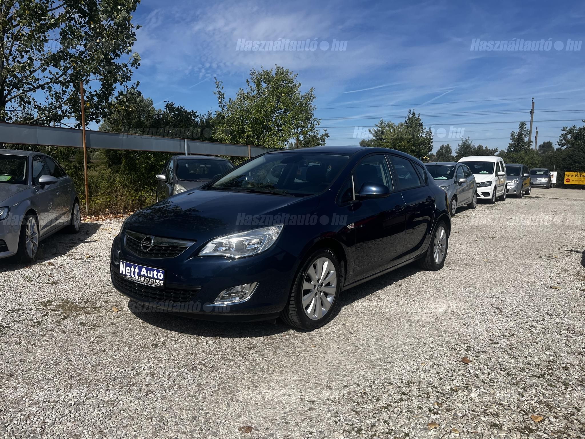 OPEL ASTRA J 2010/2 - 1