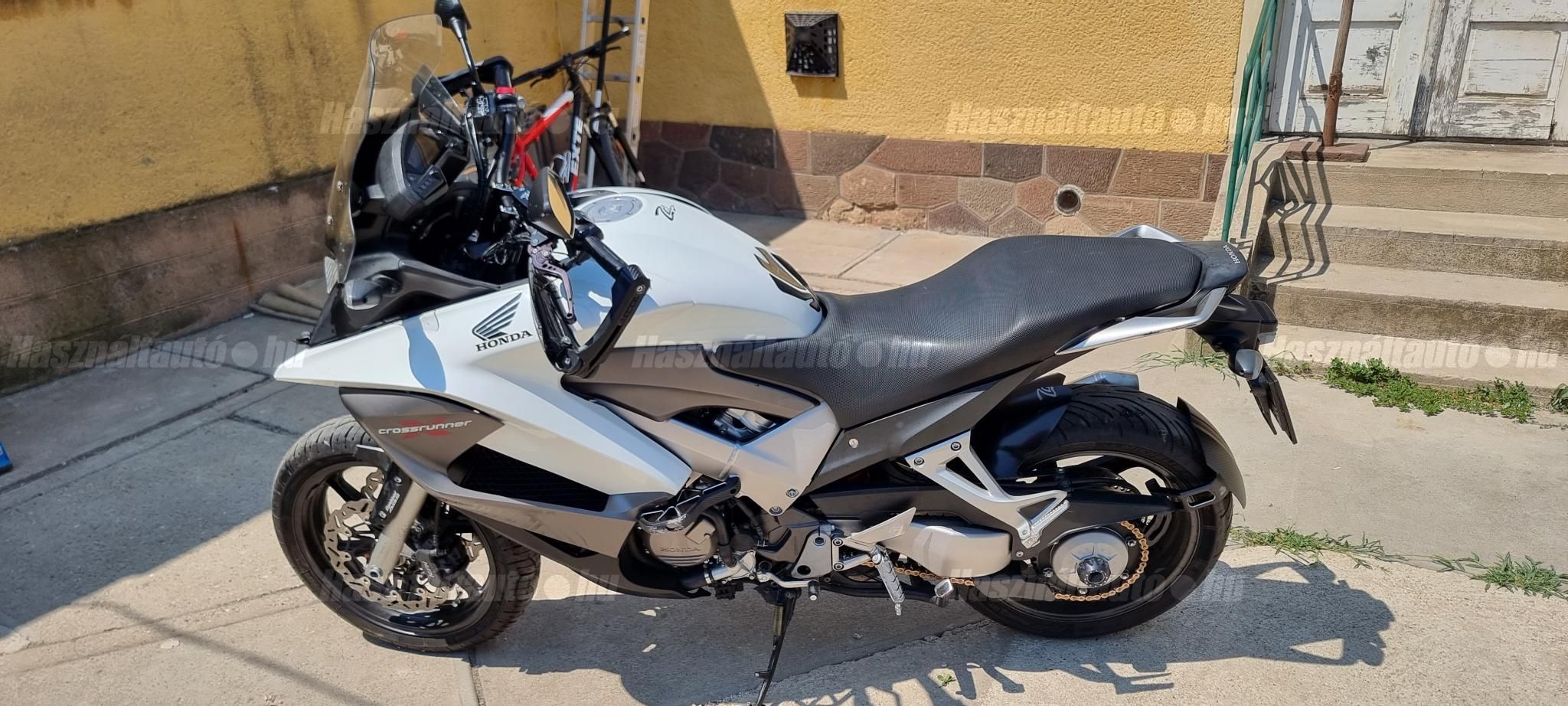 HONDA VFR 800 X 2011/5 - 1