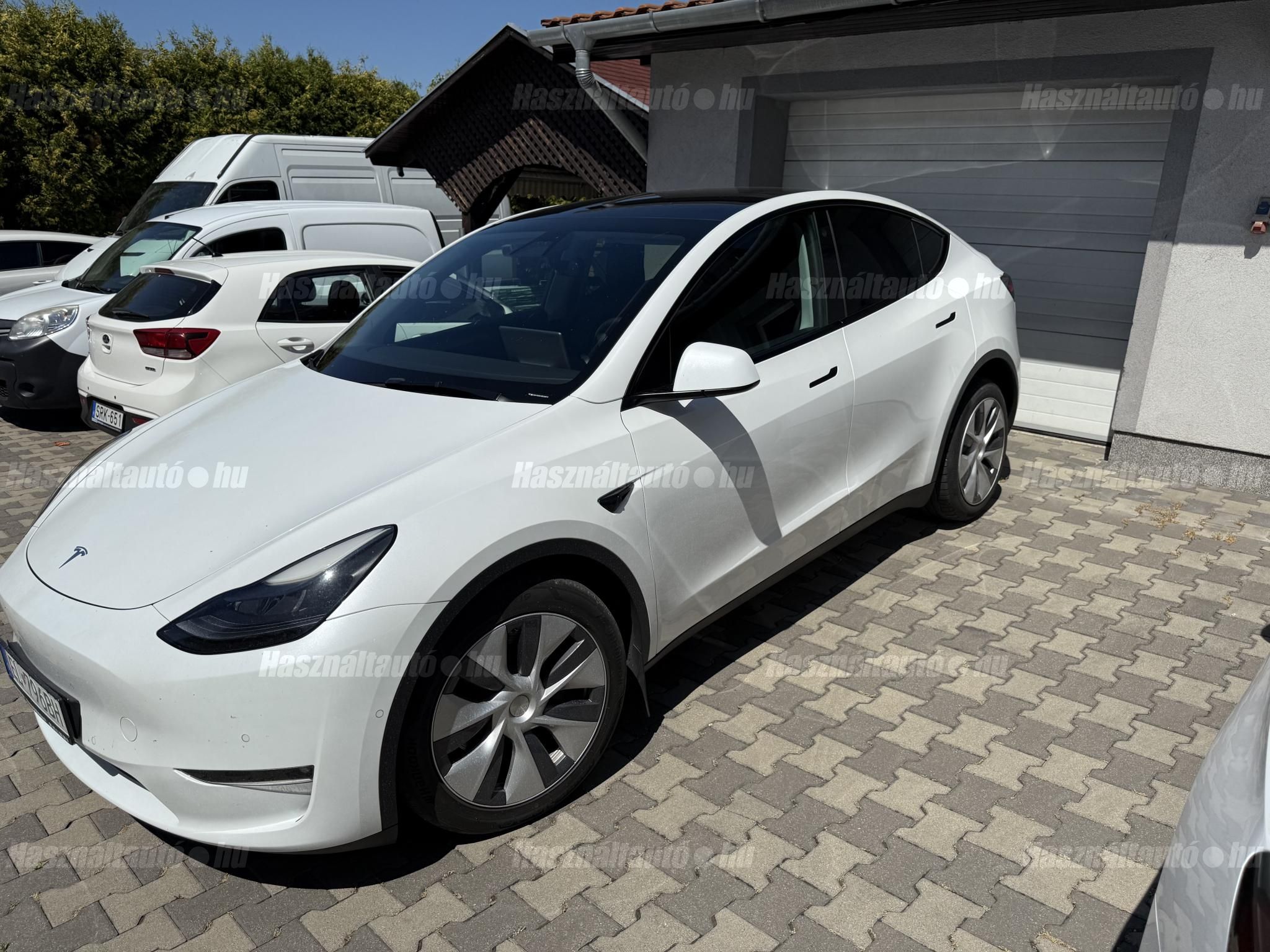 TESLA MODEL Y 2022/3 - 1