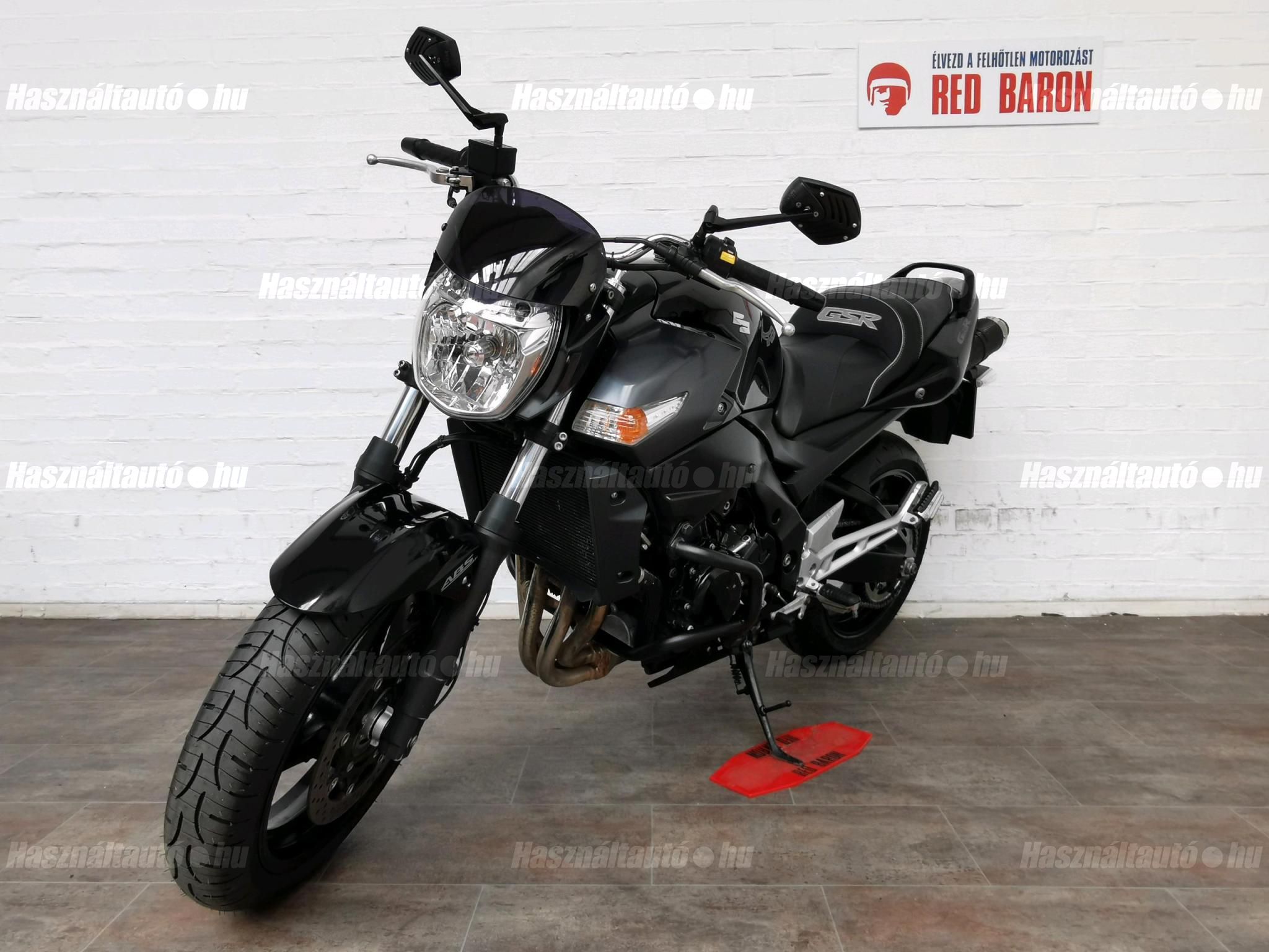 SUZUKI GSR 600 2008 - 1
