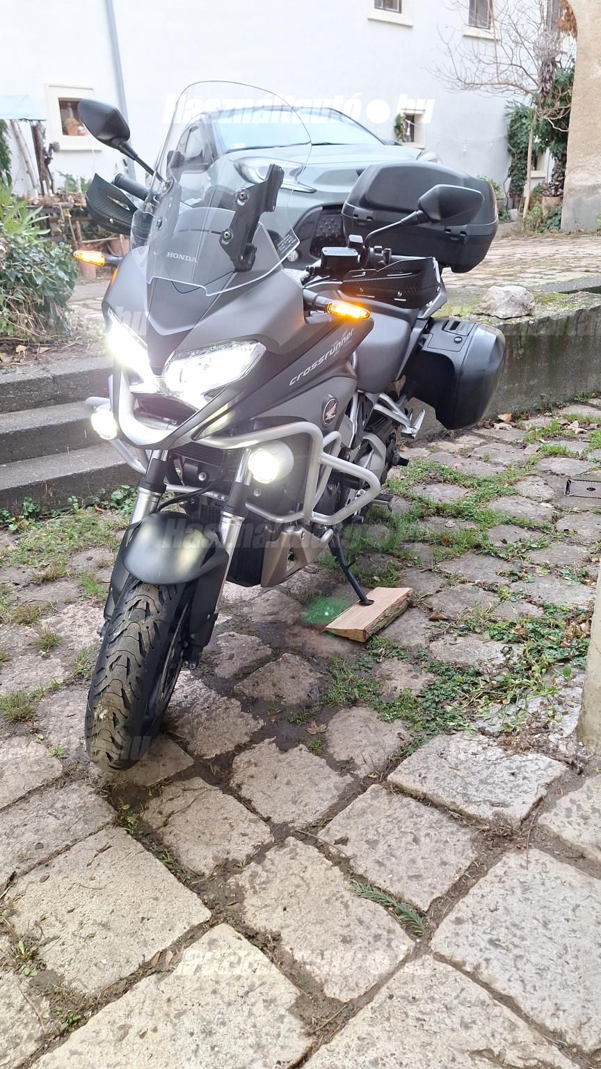 HONDA VFR 800 X 2019/7 - 1