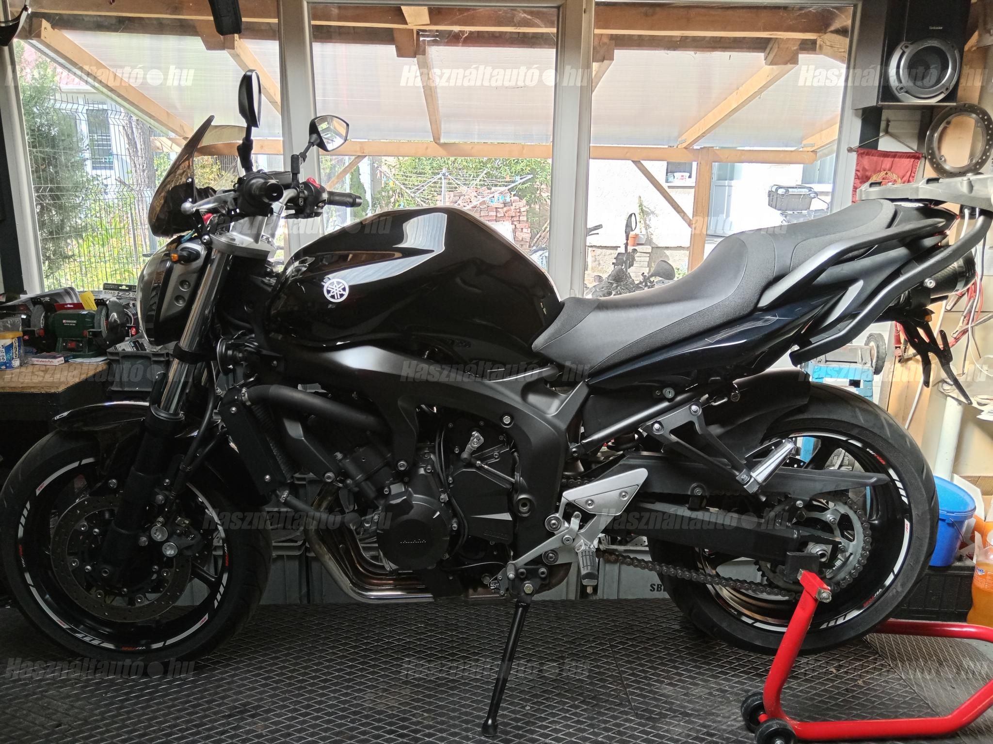 YAMAHA FZ6-N 2007/6 - 1