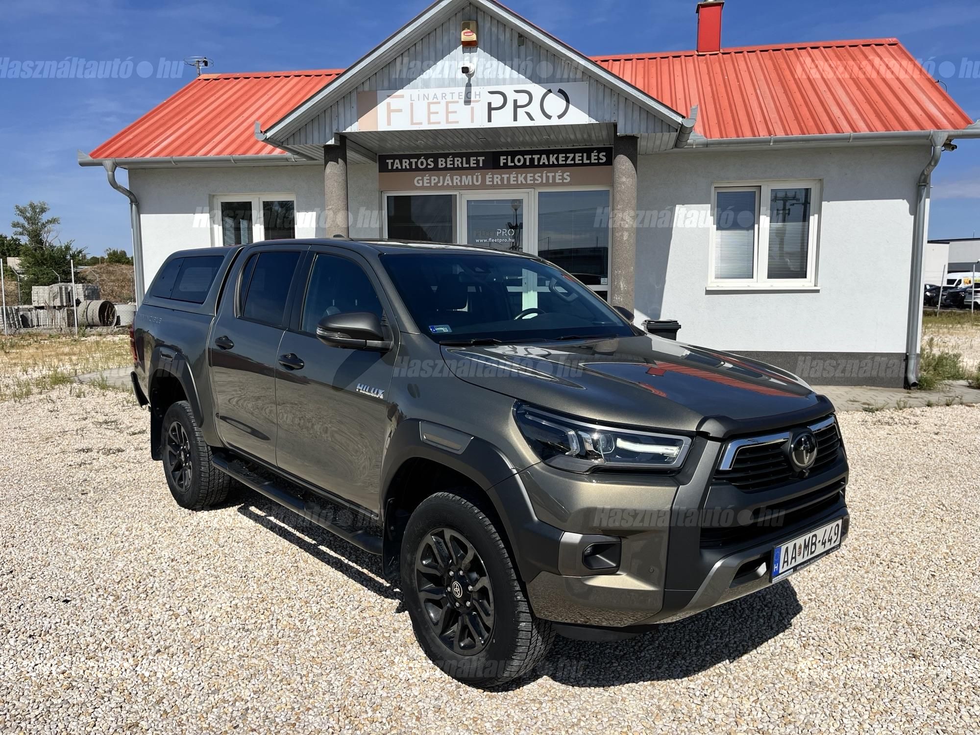TOYOTA HILUX 2023/4 - 1