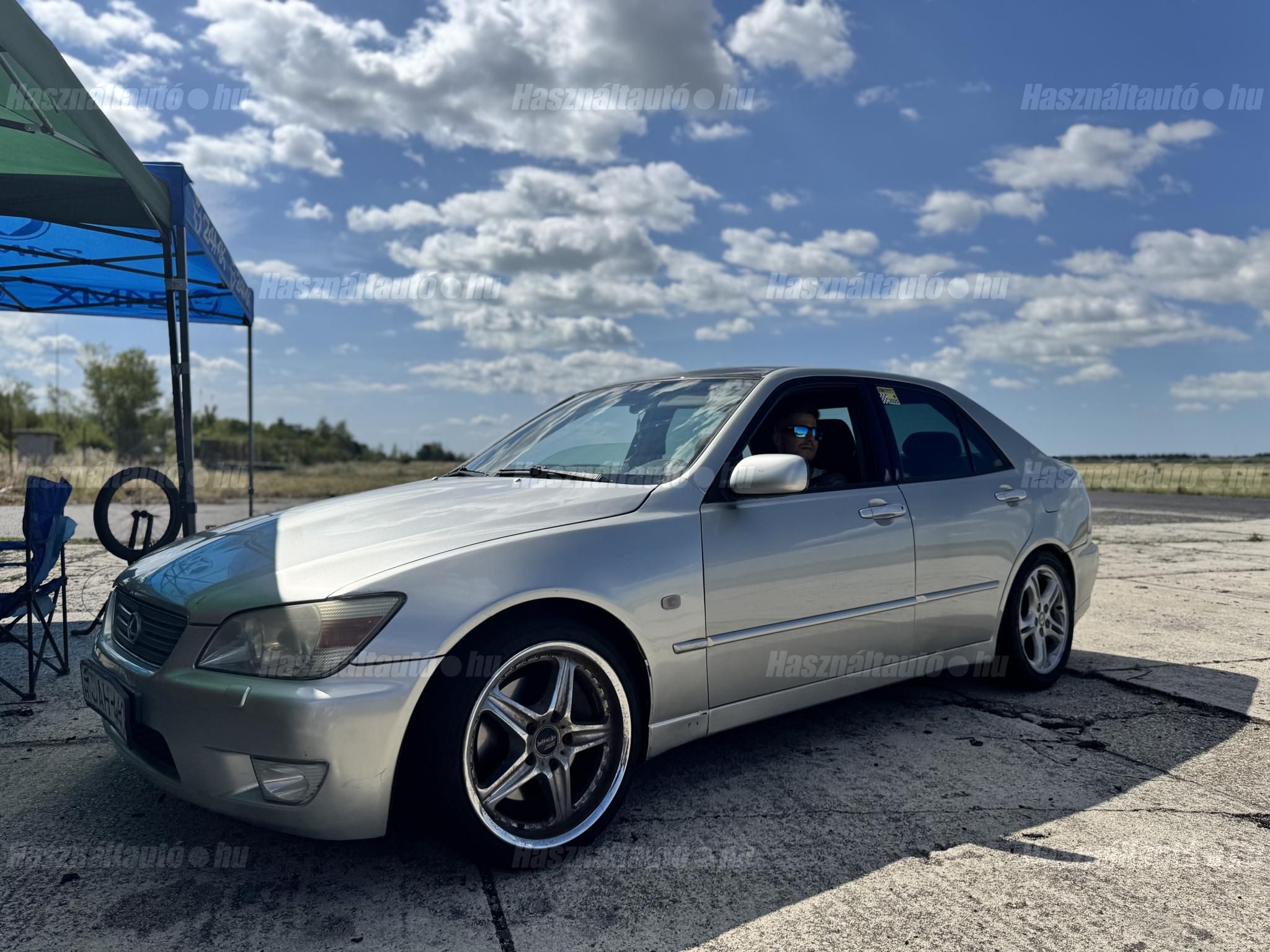 LEXUS IS 1999/6 - 1