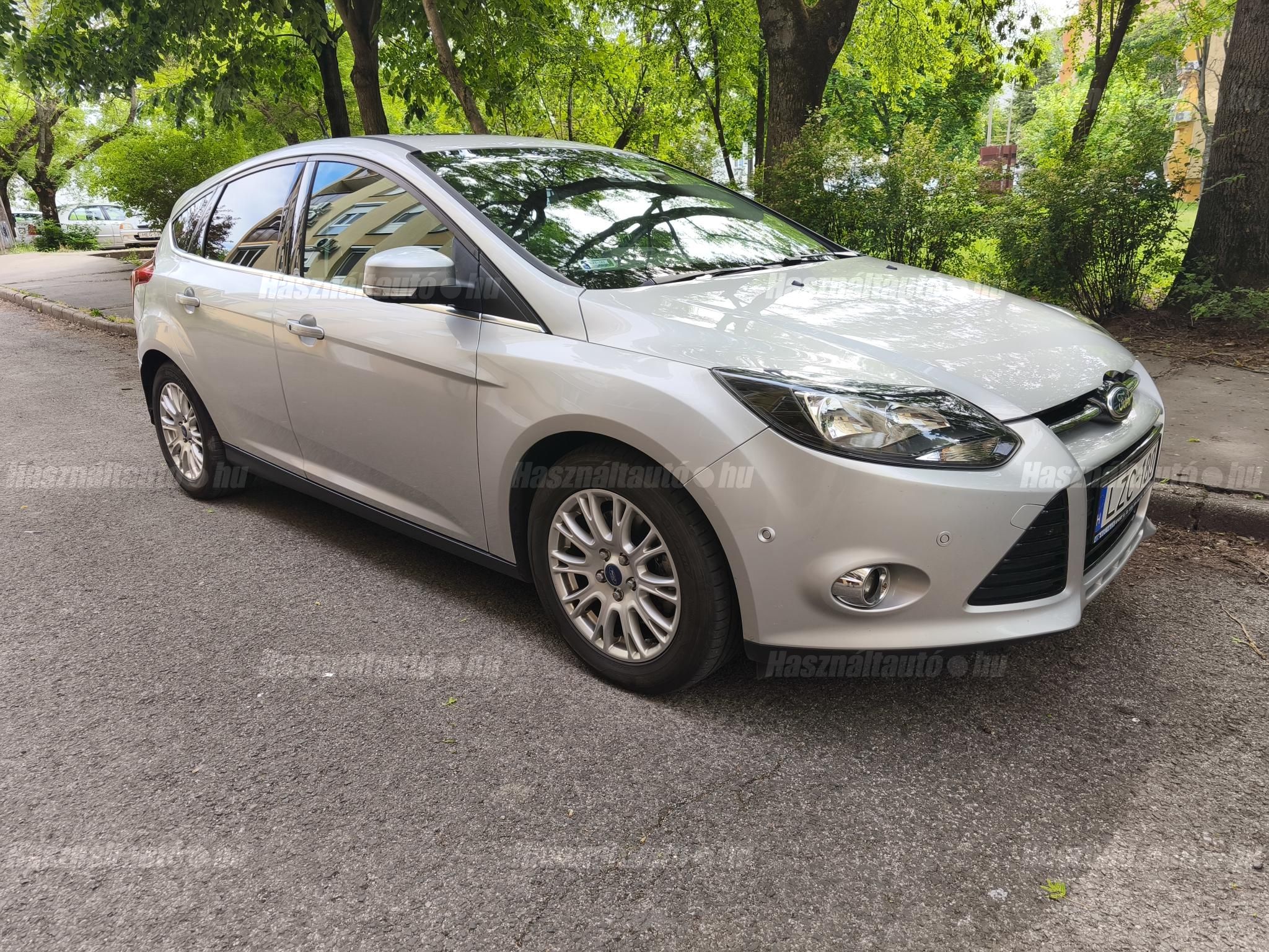 FORD FOCUS 2011 - 1