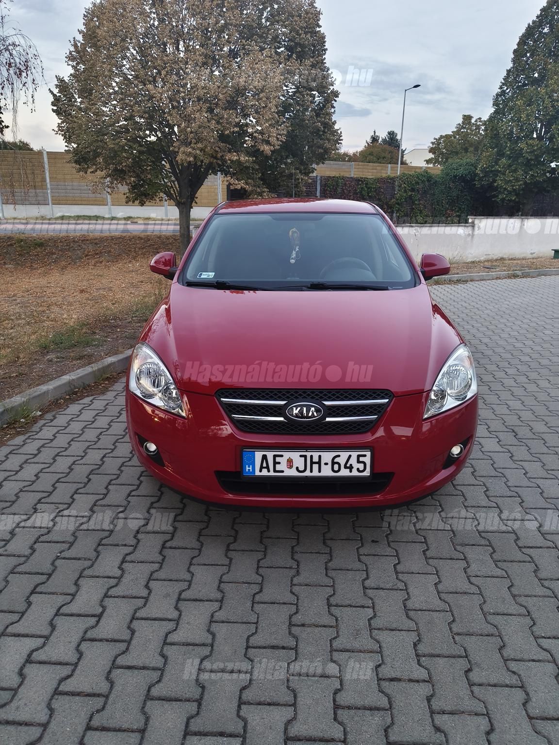 KIA CEE'D 2007/7 - 1